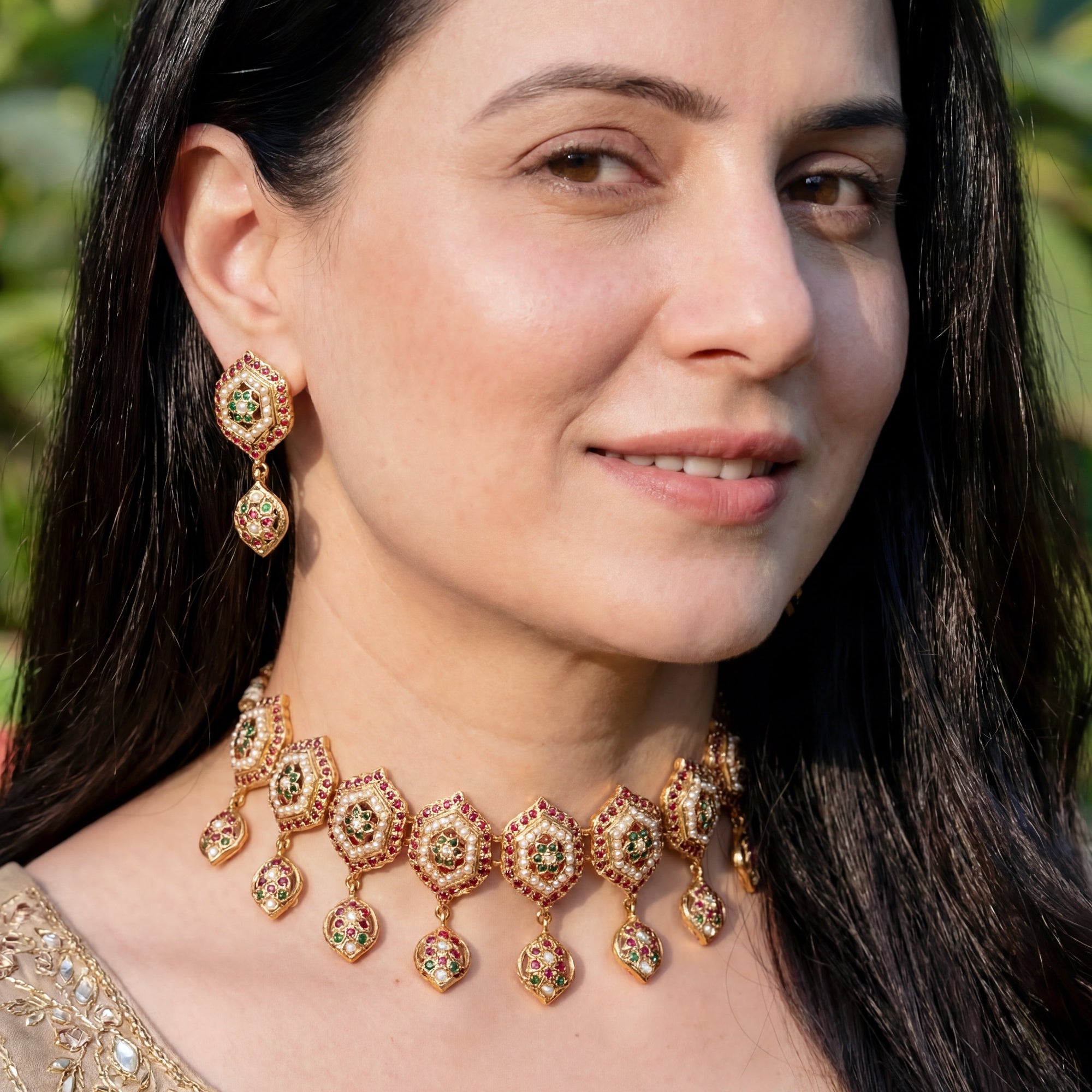 రంగురంగుల చోకర్ సెట్ | NS 486తో బంగారు పూతతో స్టెర్లింగ్ సిల్వర్‌పై జాదౌ చిక్కపాటి