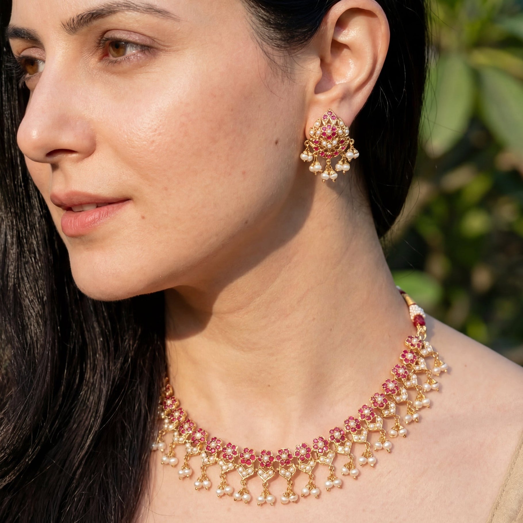 తెలివిగా &amp; సింపుల్ గోల్డ్ ప్లేటెడ్ సెట్ | రూబీ పెరల్ జదౌ సెట్ NS 330