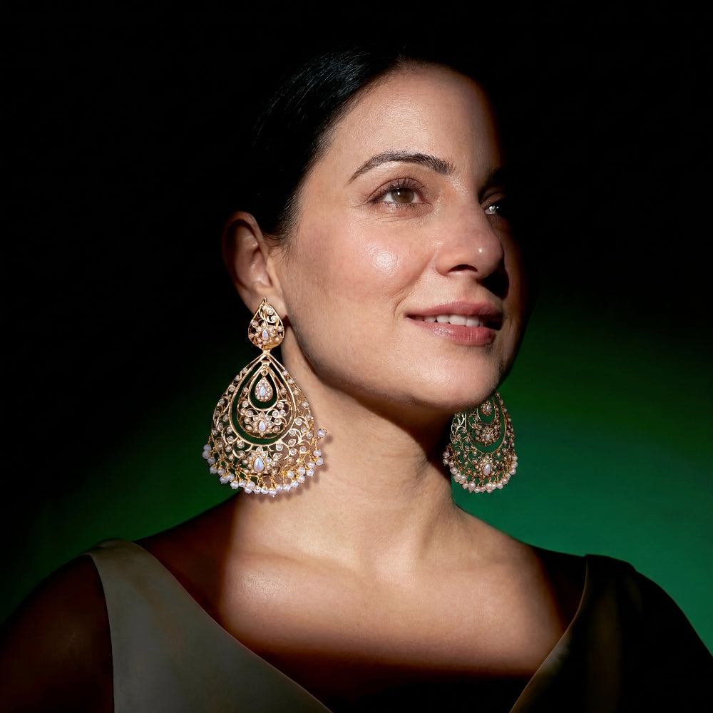 स्टर्लिंग सिल्वर ER 382A पर गोल्ड प्लेटेड पर्ल डैंग्लर