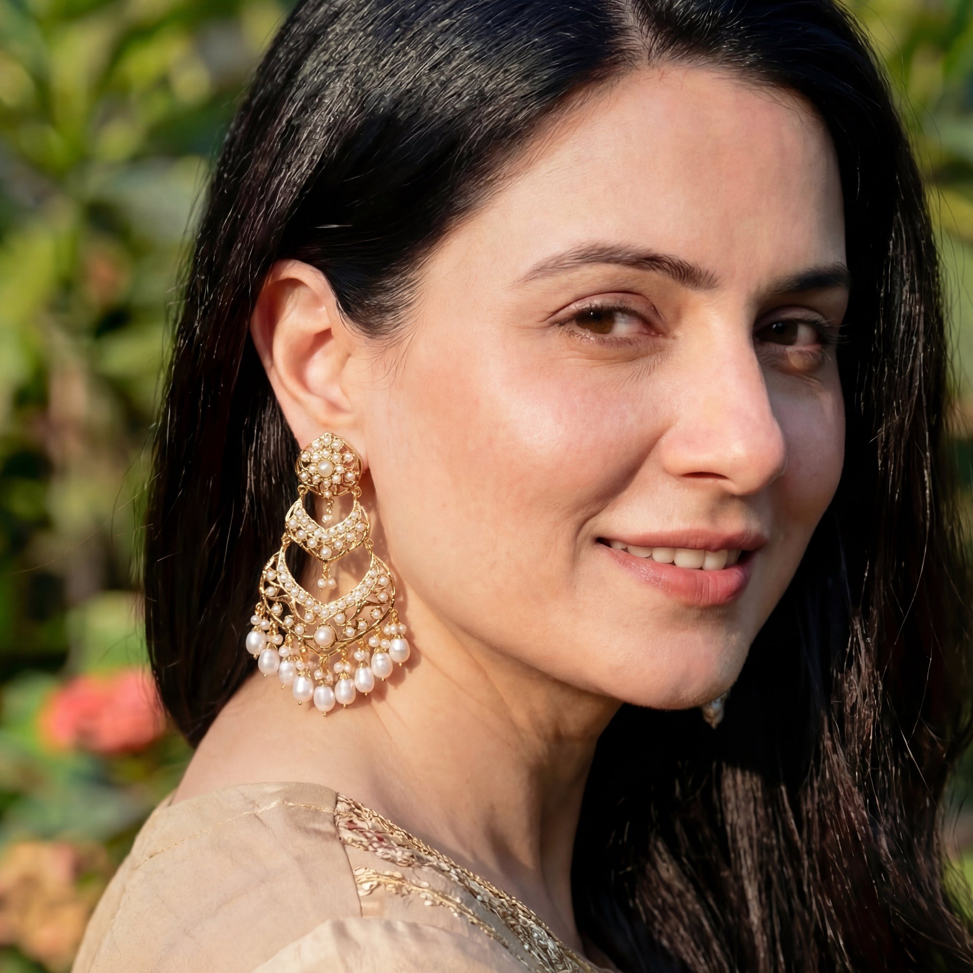 ప్రకటన ముత్యాల డాంగ్లర్స్ | వెండిపై బంగారం పూత | మహిళల కోసం ER 308E