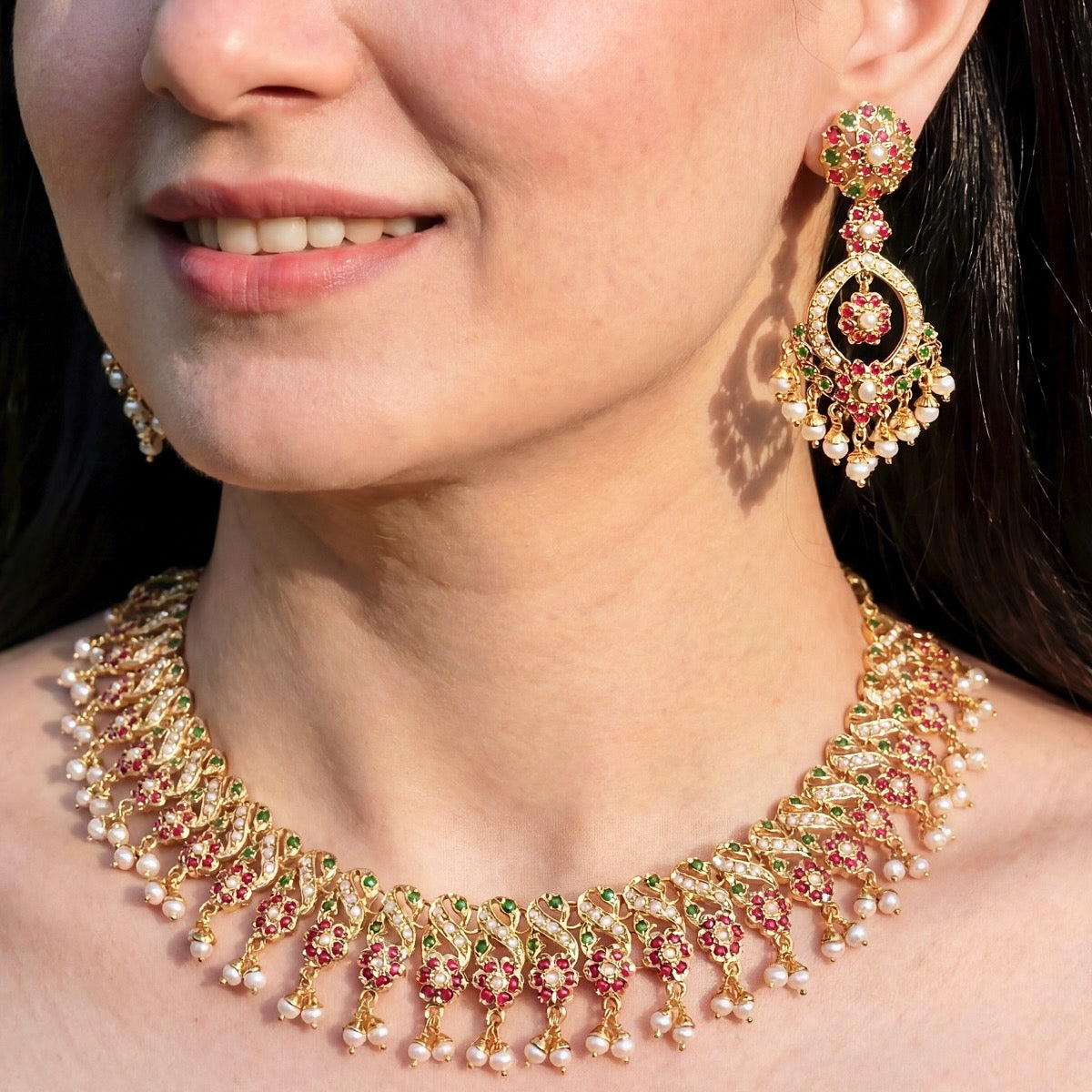 गोल्ड प्लेटेड जड़ाऊ सेट | सोबर और एलिगेंट | स्टर्लिंग सिल्वर NS 220