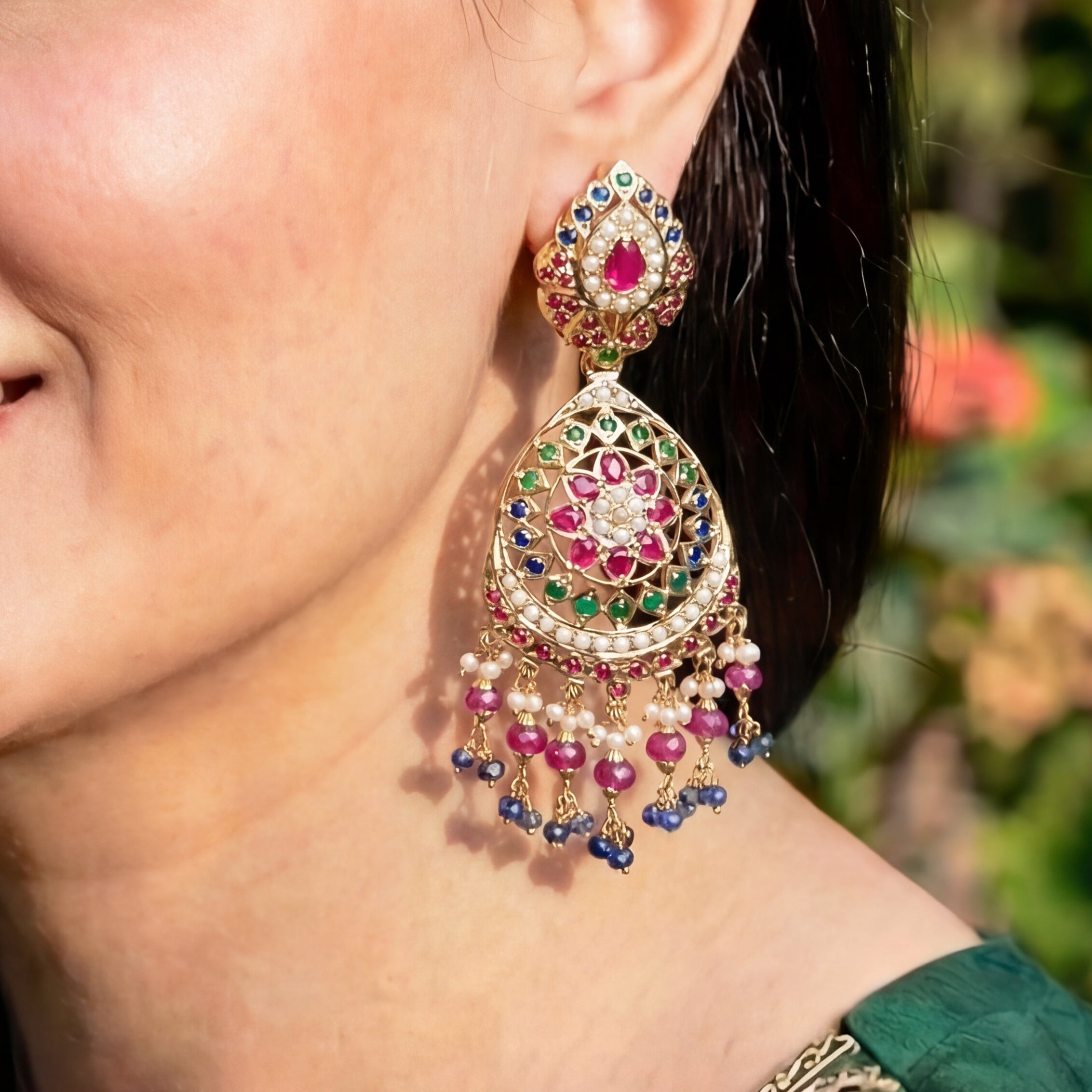 बहुरंगी जड़ाऊ डैंगलर्स | रूबी और नीलम संयोजन ER 384