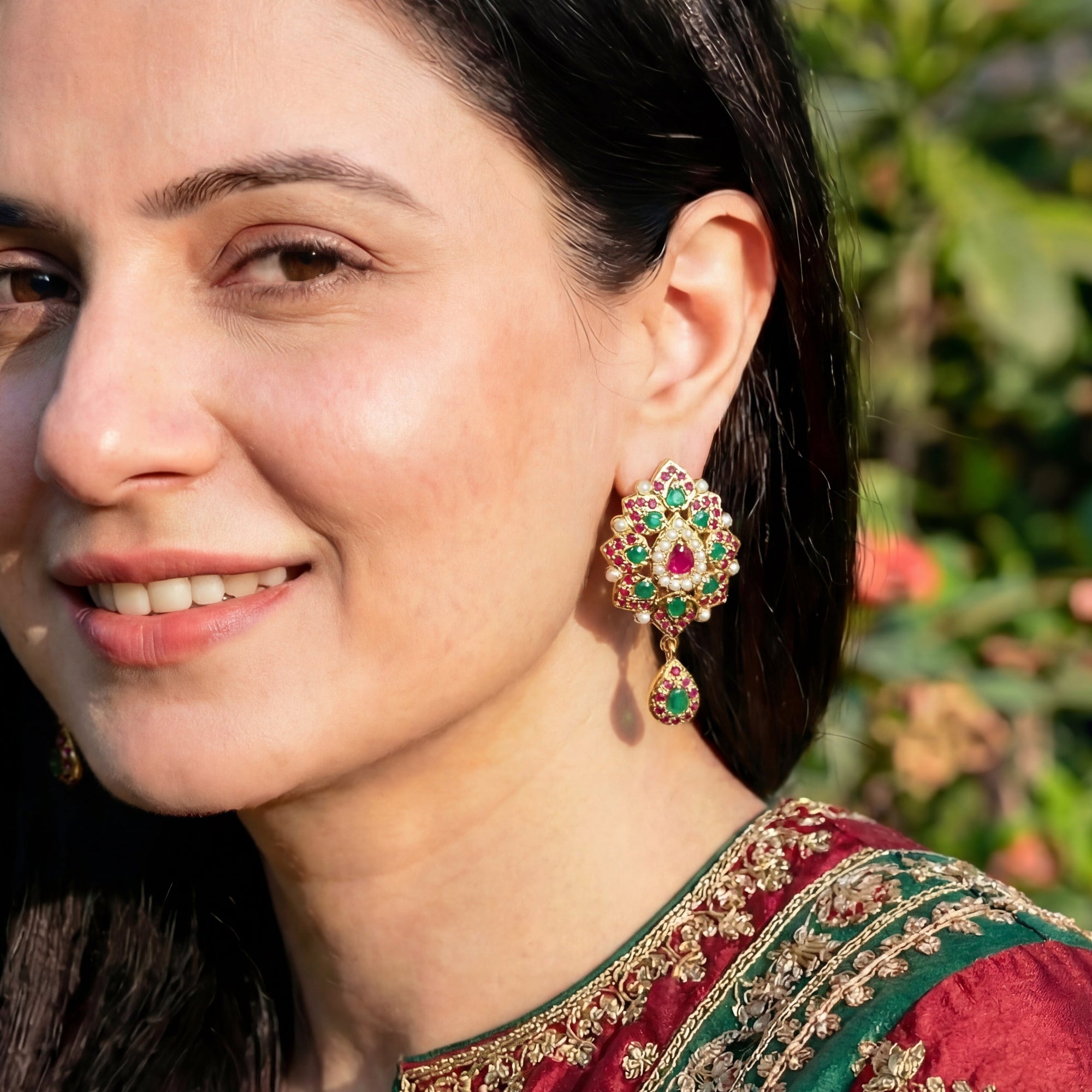 బంగారు పూతతో వెండి నగలు| రంగురంగుల జడౌ స్టడ్ చెవిపోగులు ER 211