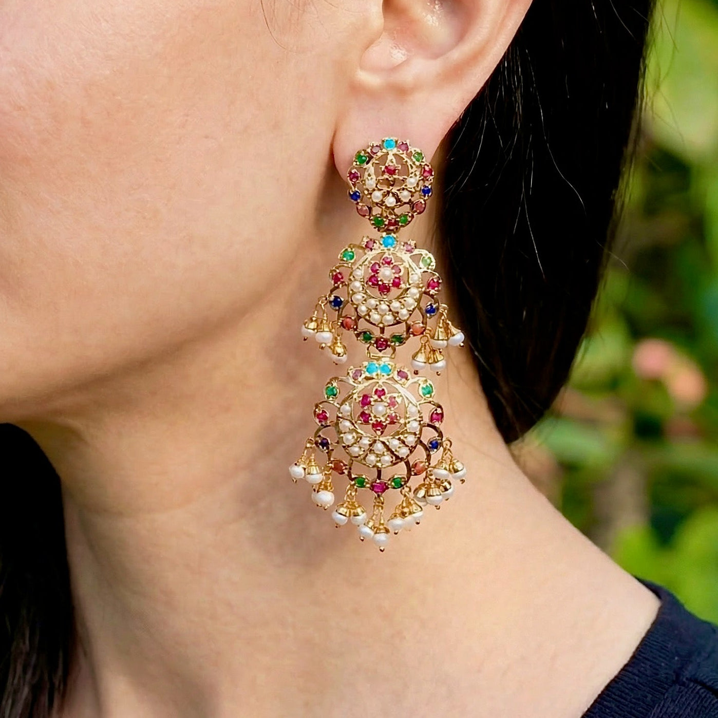 నవరత్న డాంగ్లర్స్ | బంగారు పూత పూసిన వెండి చెవిపోగులు | మహిళల కోసం పొడవైన జాతి చెవిపోగులు ER 584