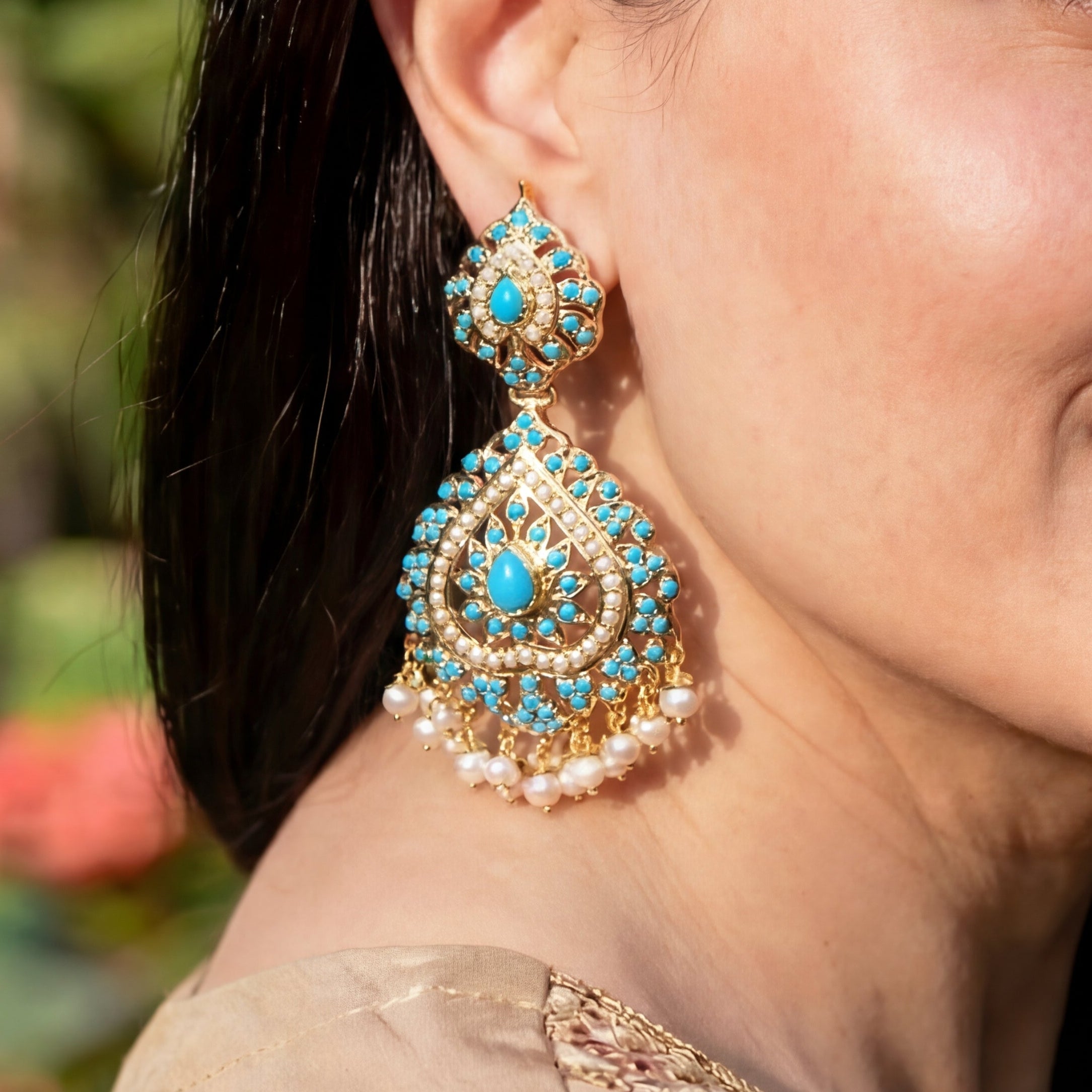 925 సిల్వర్ బేస్ మెటల్ పై బంగారు పూత పూసిన పెర్ల్ ఫిరోజా చెవిపోగులు | మణి ER 142