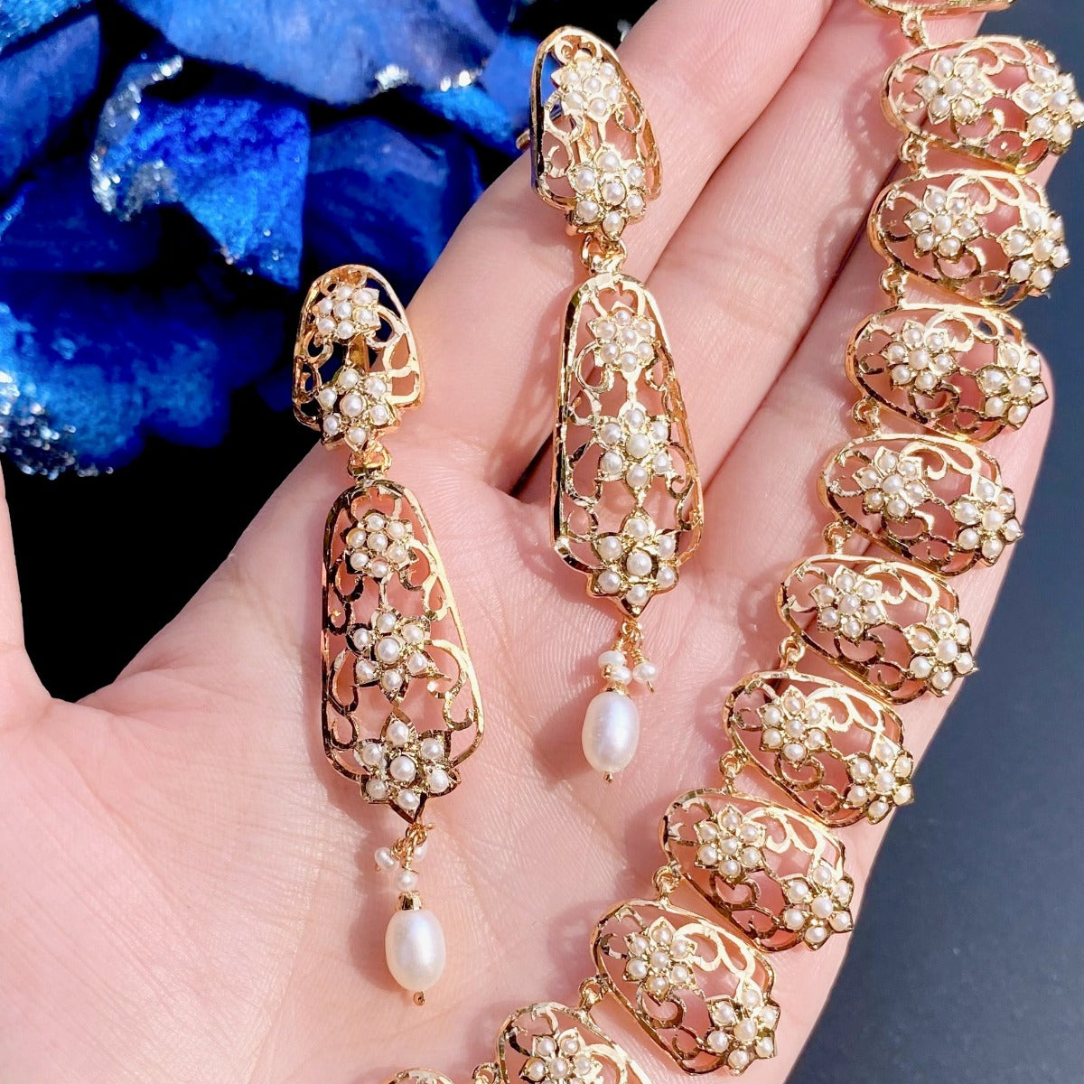 Dainty Crystal Daisy Flower Necklace Earrings Set – ArtGalleryZen