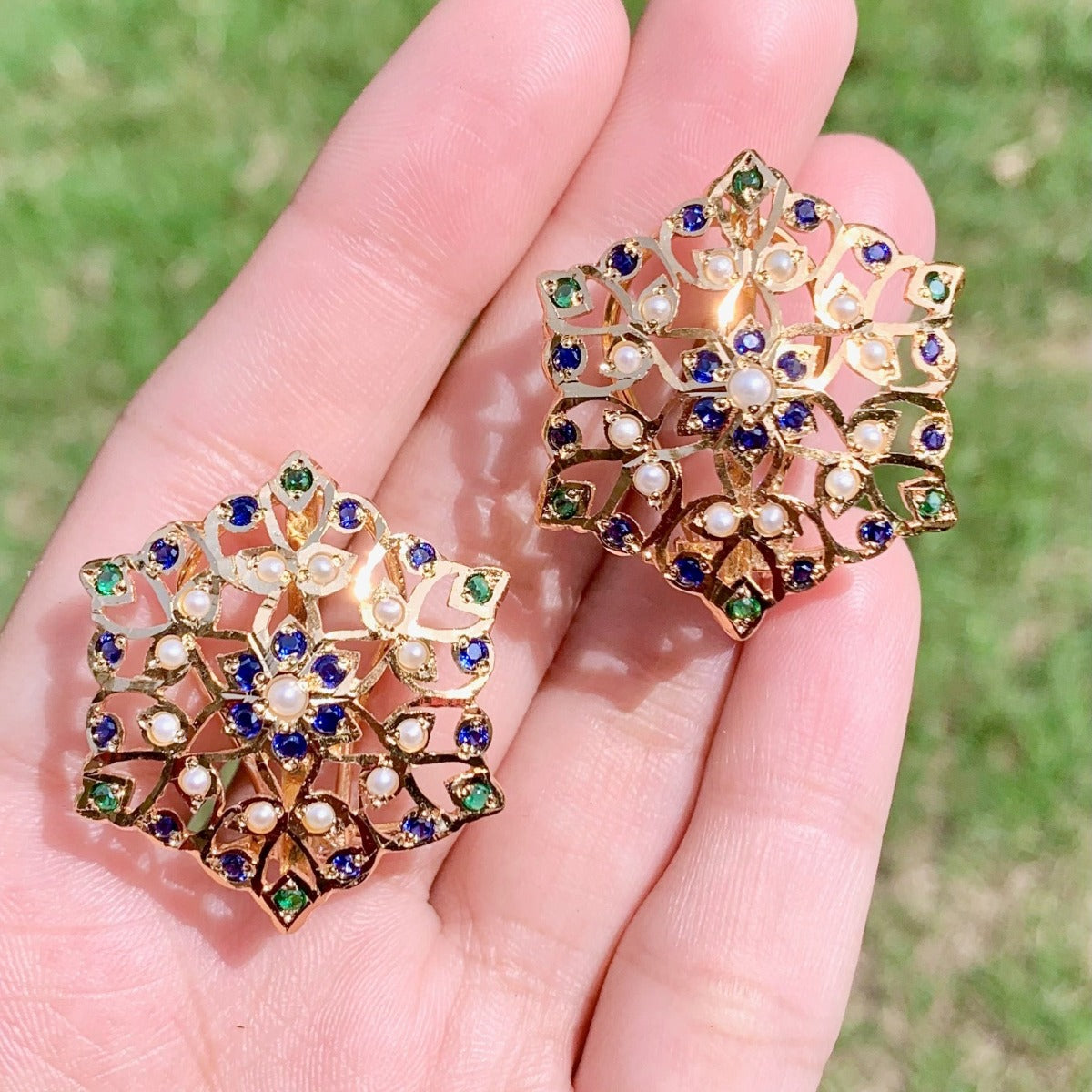 gold polished stud earrings