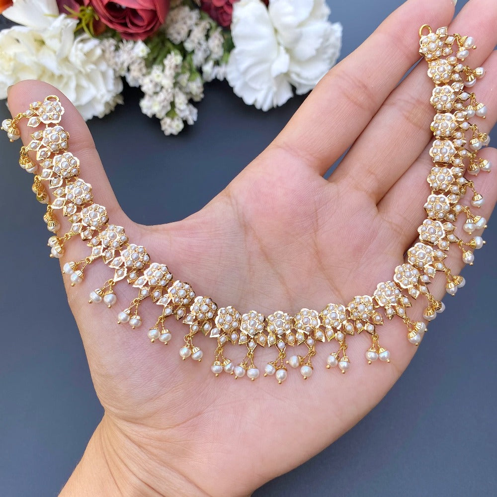 light weight gold necklace studded with pearls