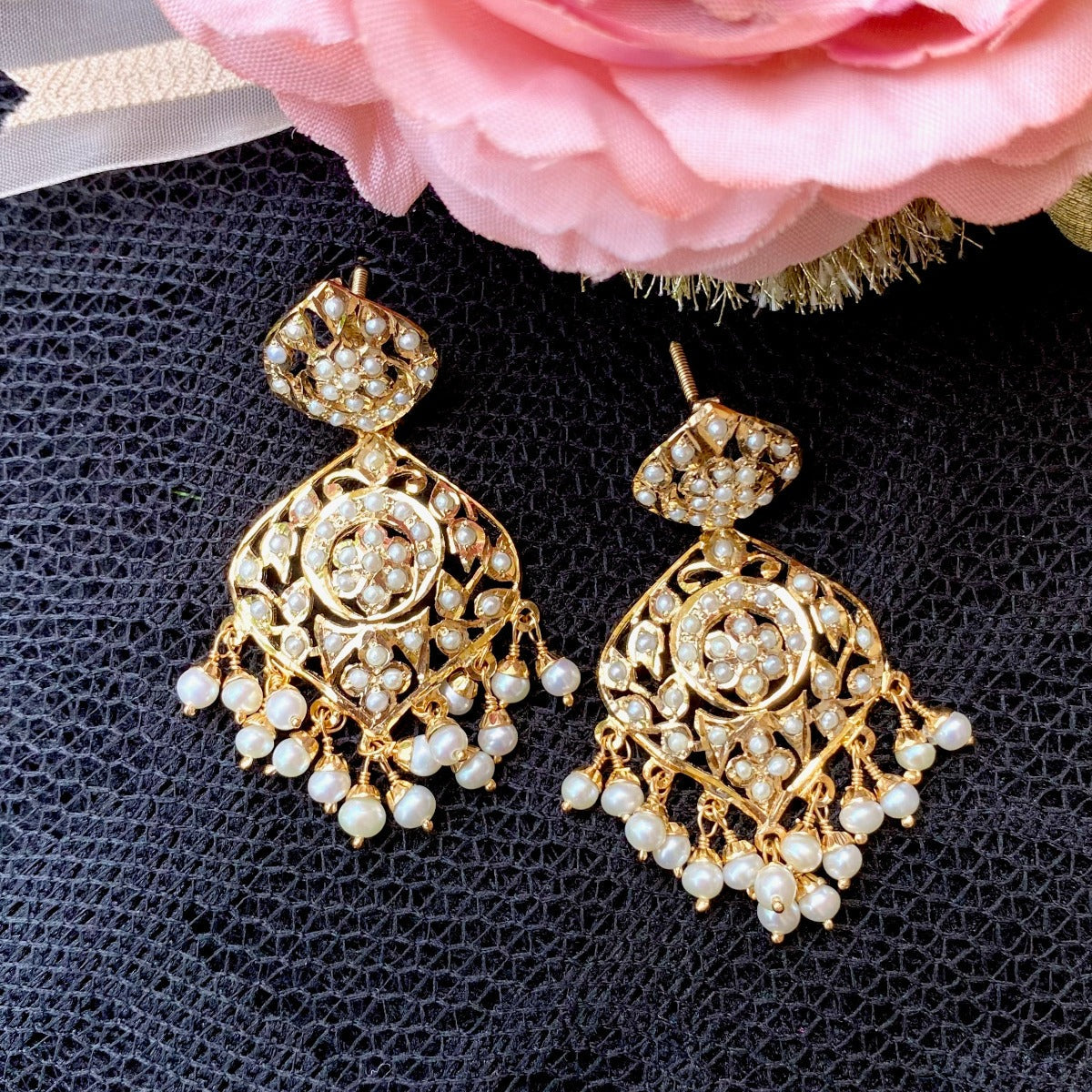 pearl earrings with gold plating