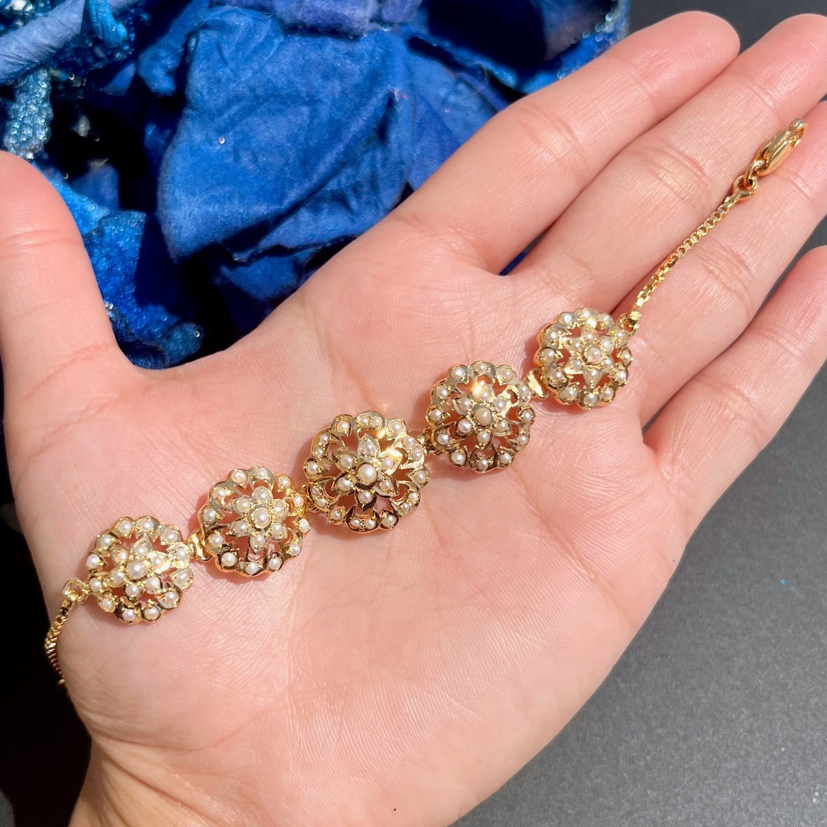 Floral pearl bracelet