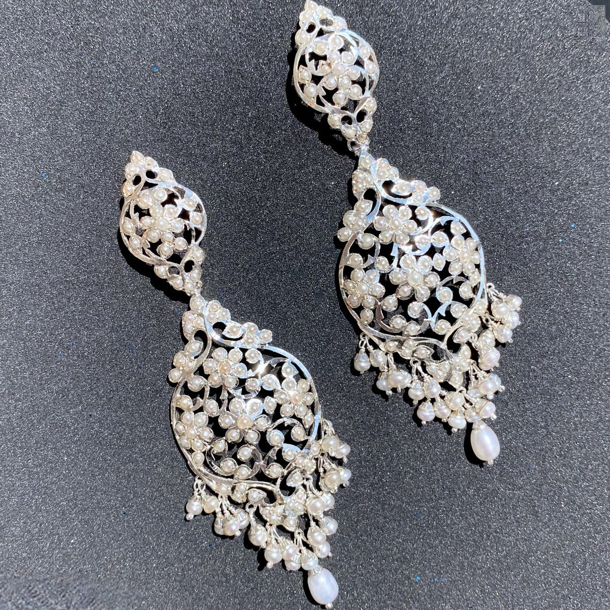 antique design pearl earrings