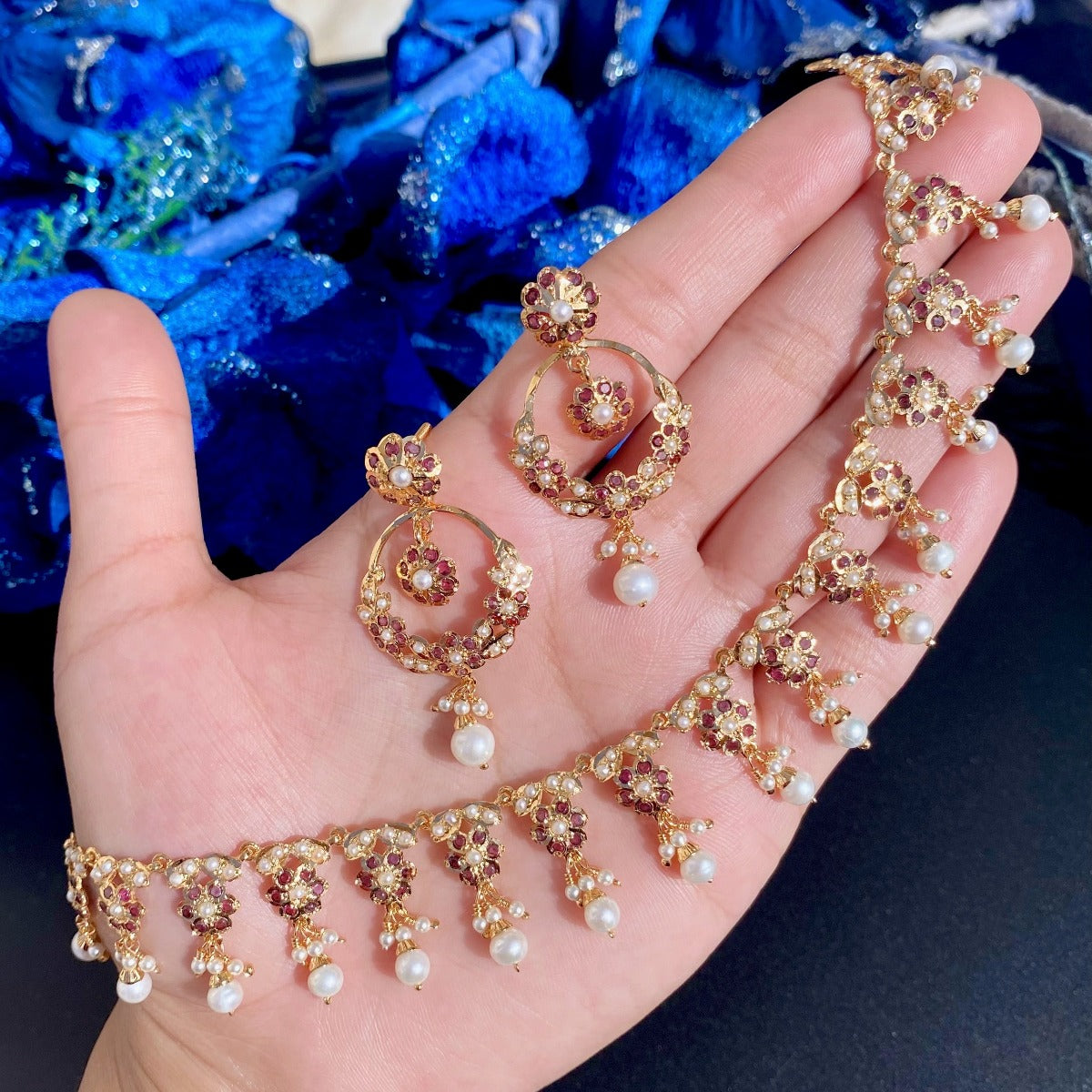 delicate jadau set with brown stones