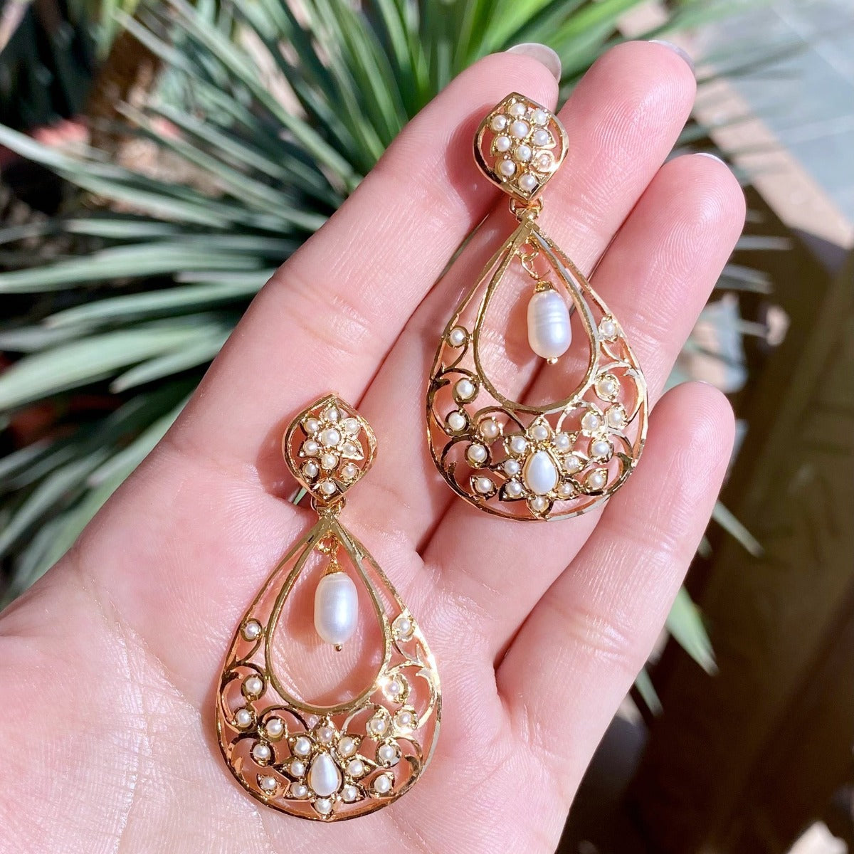 modern dainty pearl earrings design