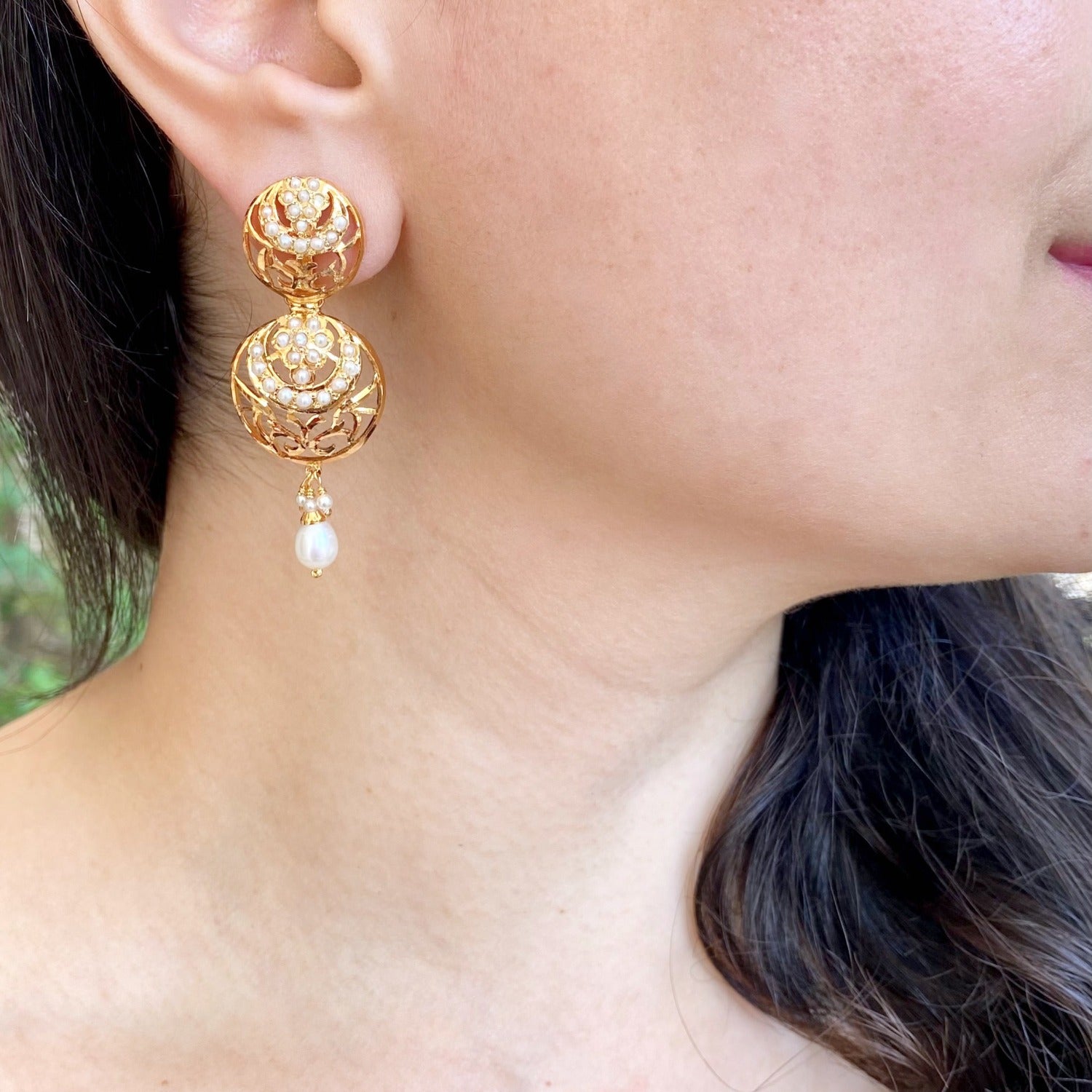 delicate pearl earrings 