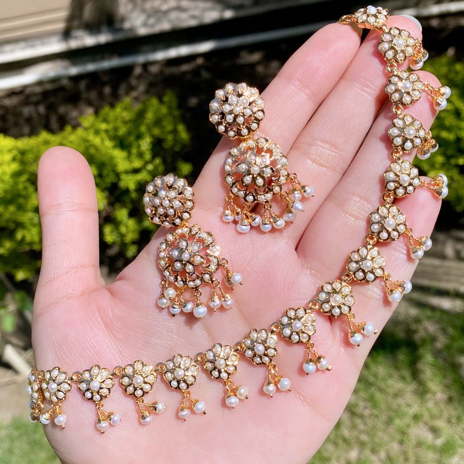 Elegant pearl jewellery