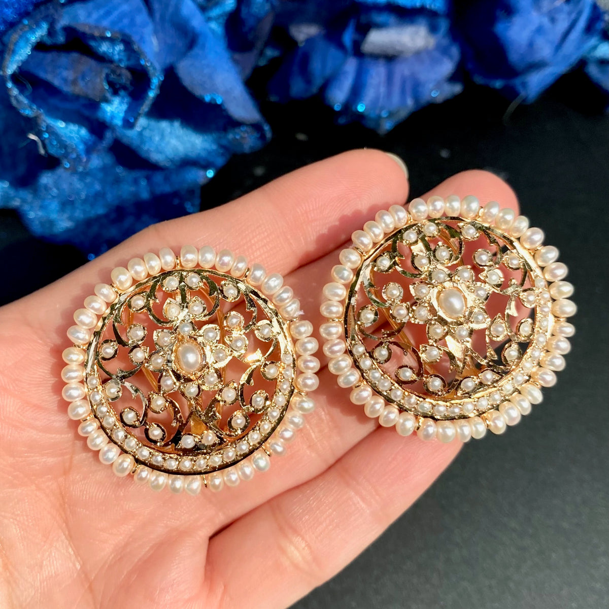 Round Pearl Jadau Stud Earrings in Gold-Plated 925 Silver ER 821