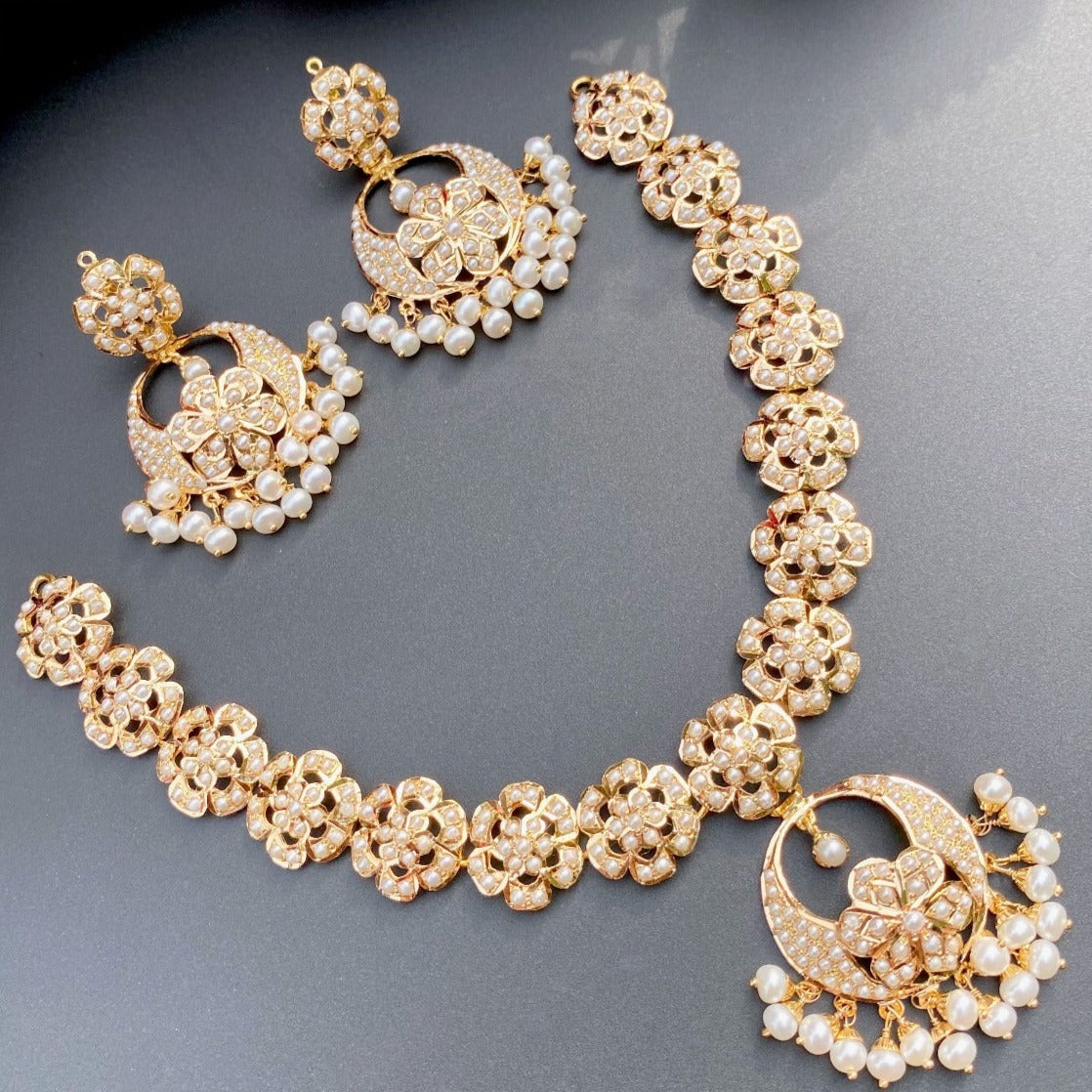 pearl necklace set tanishq