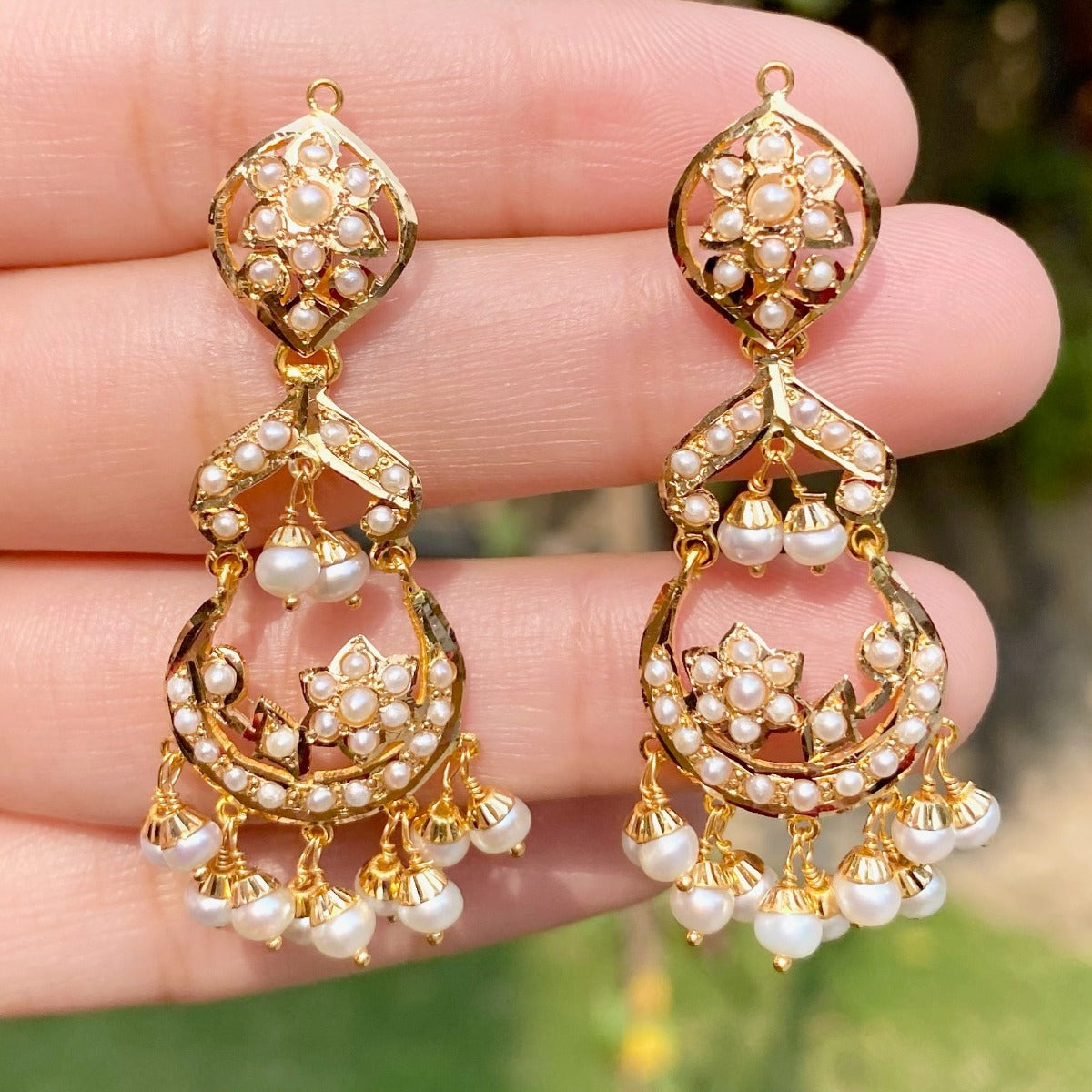 dainty pearl drop earrings