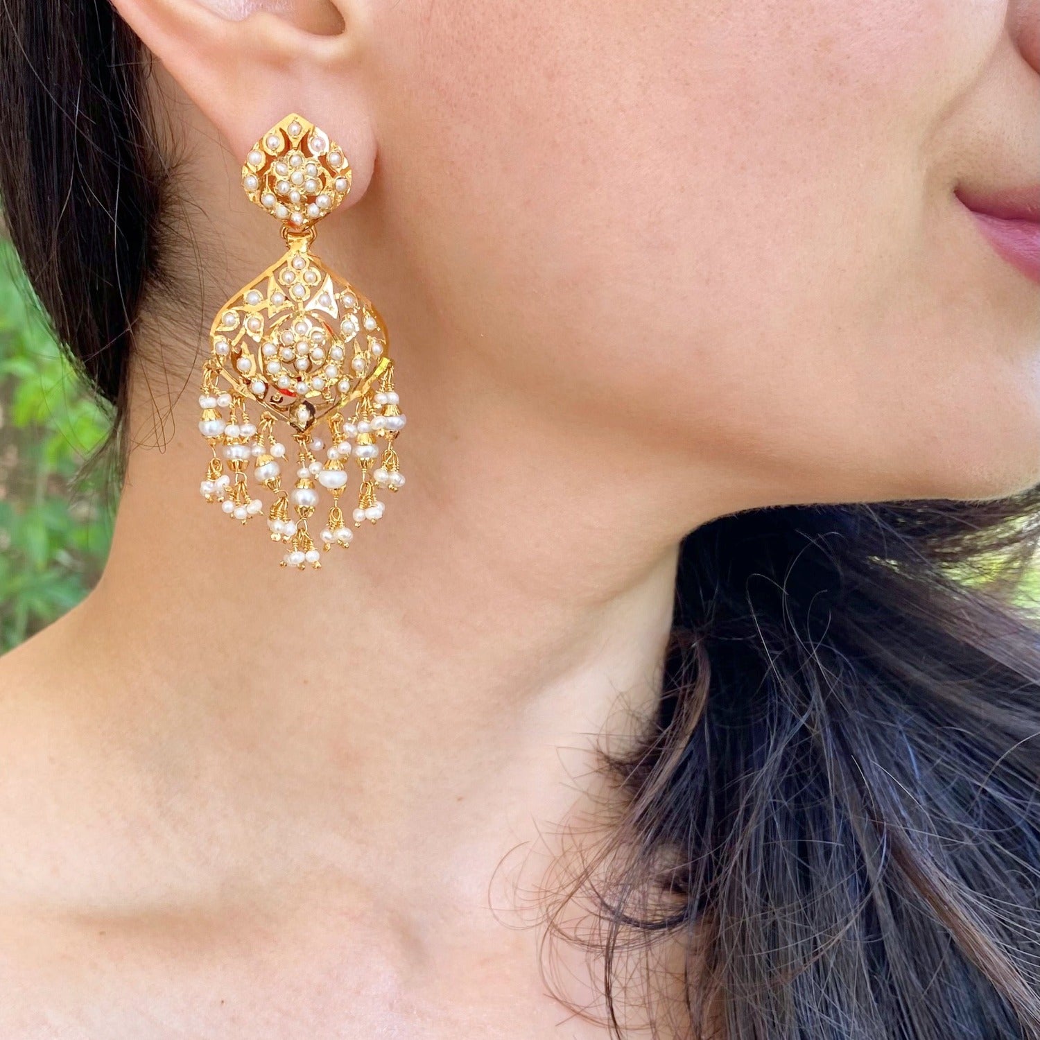jadau earrings with pearls