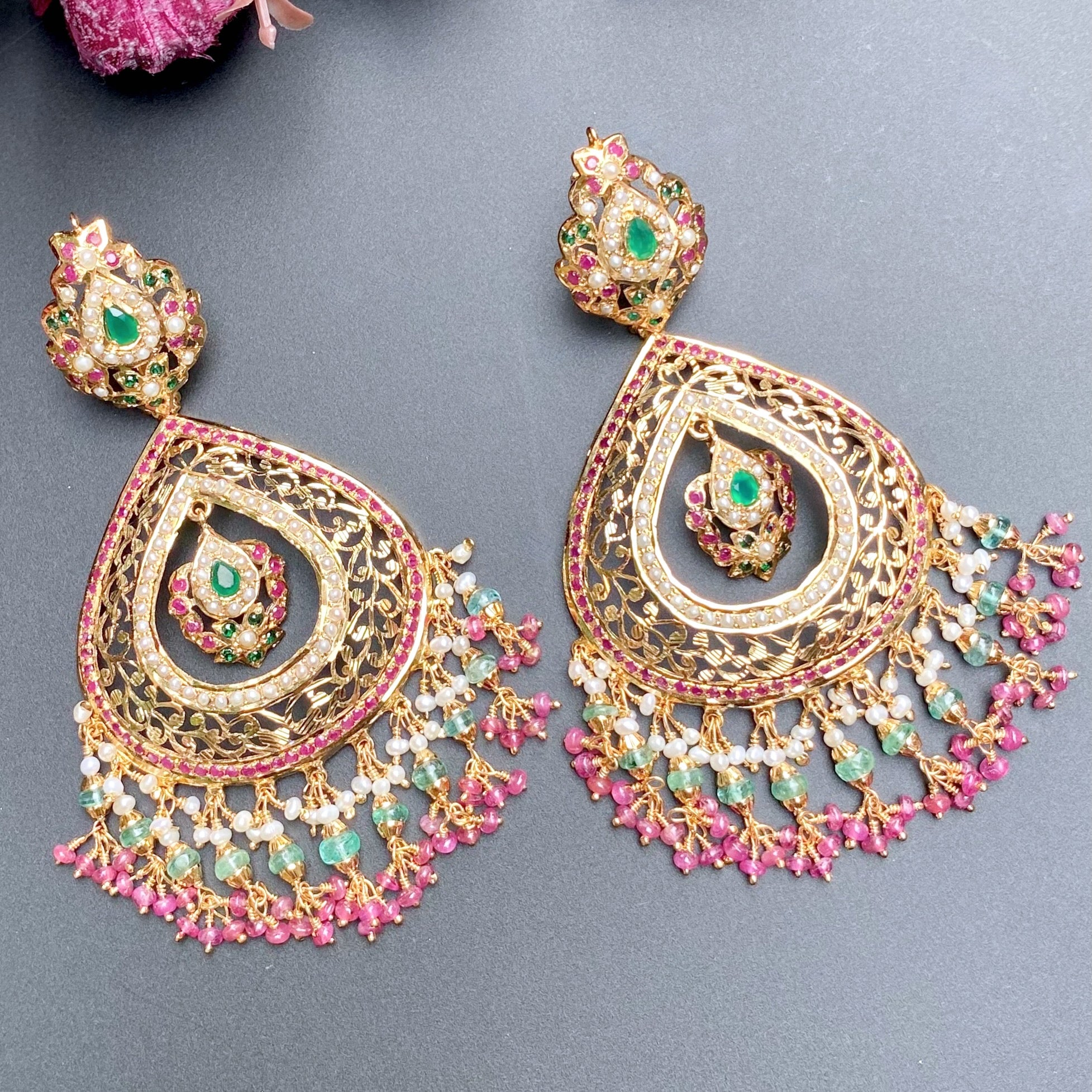 Fancy V-Shaped 21k Gold Hanging Chain Earrings – Andaaz Jewelers