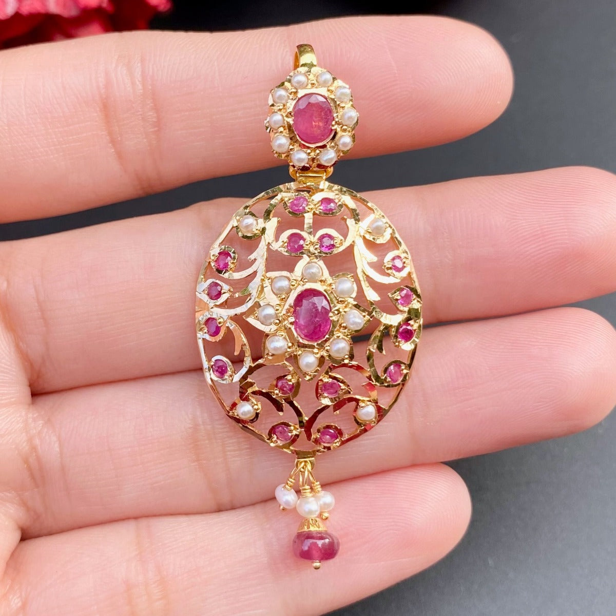ruby pendant in gold