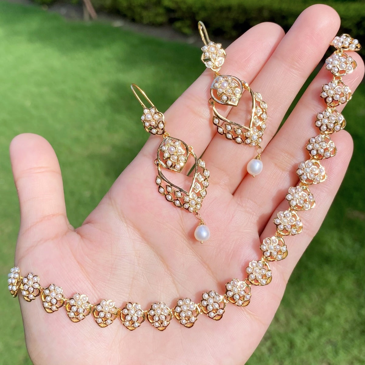22k gold necklace set online under 150000 with pearls