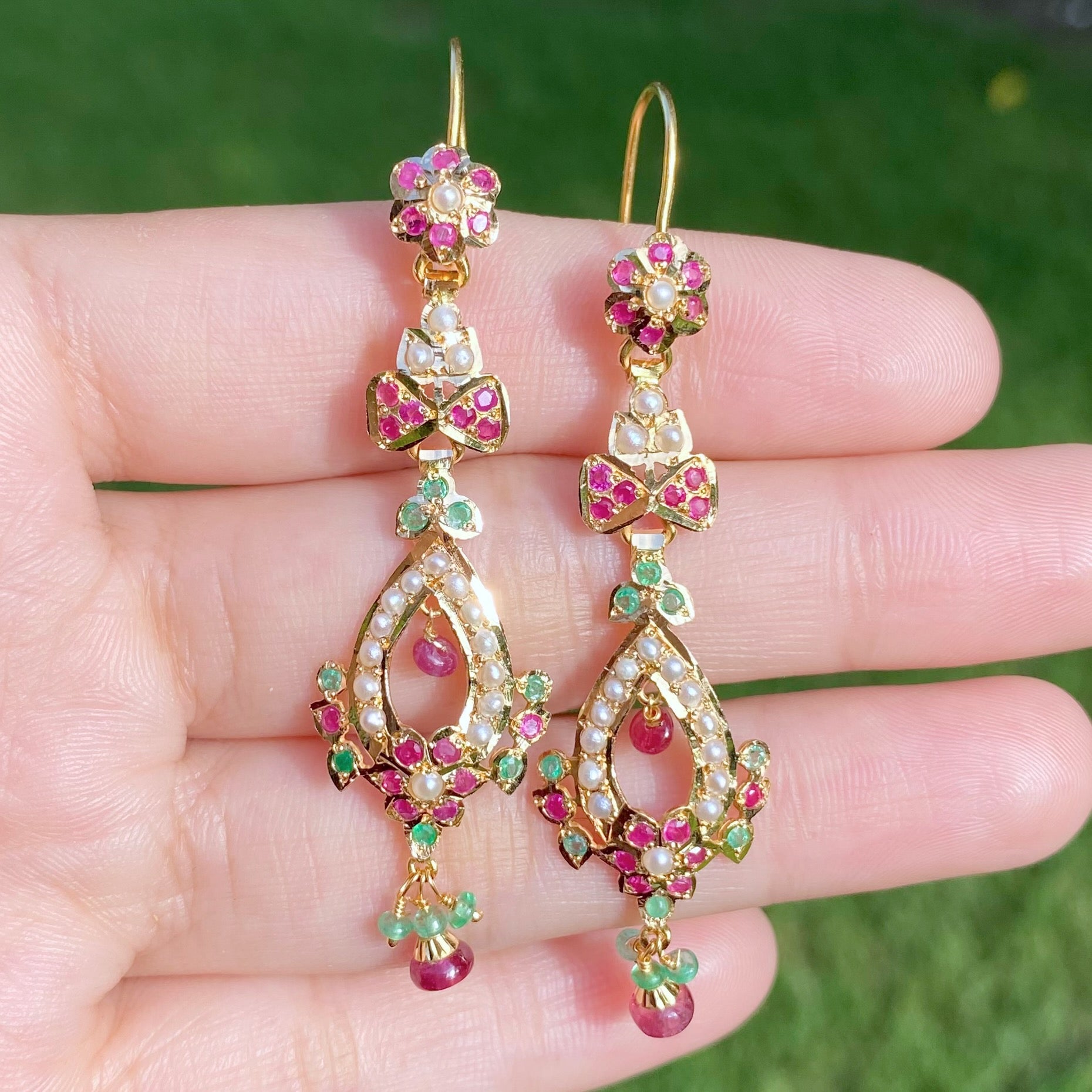 18k gold earrings with precious stones