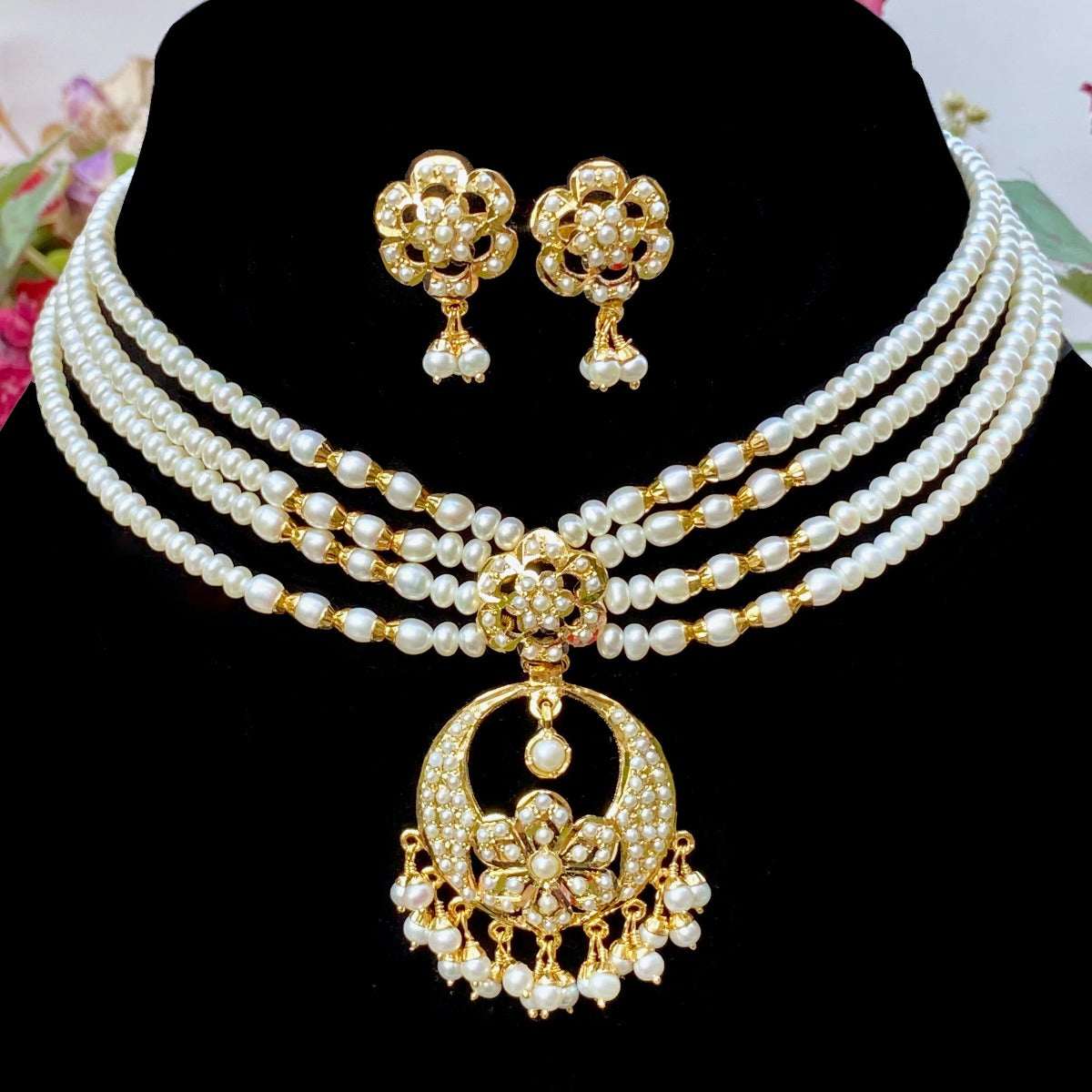 gold plated neckalce set studded with pearls