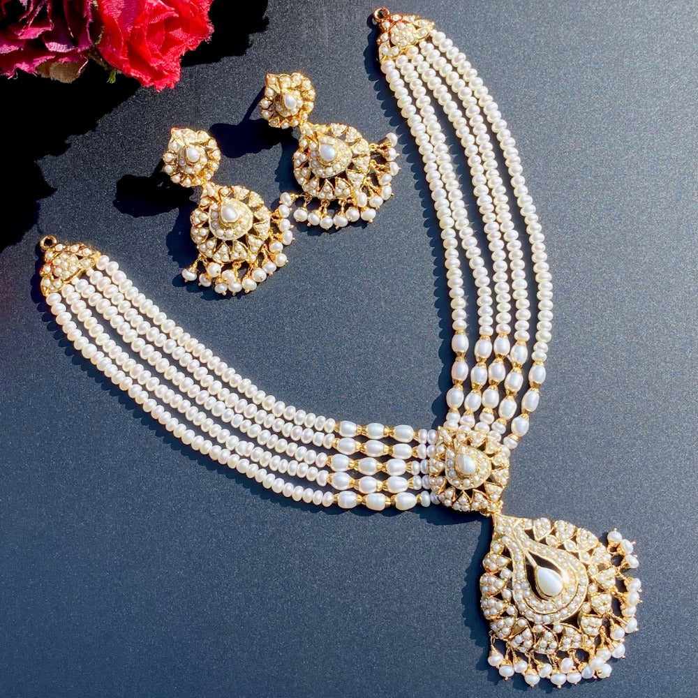 pearl necklace set with layering