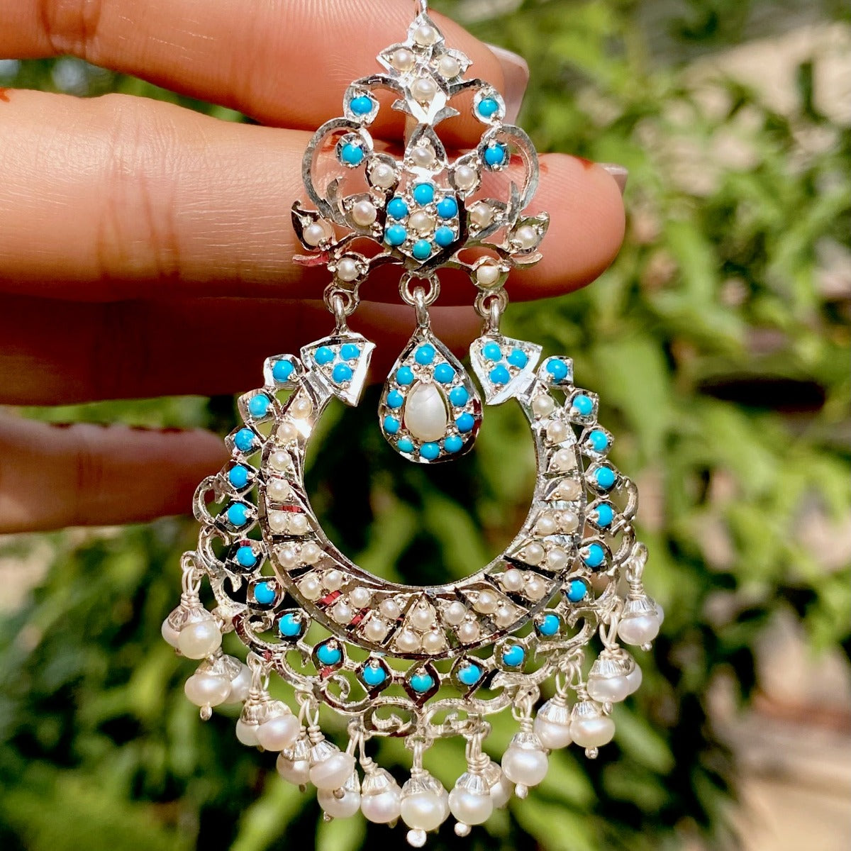 Peach Jhumka for Lehenga | FashionCrab.com | Maang tikka with earrings,  Jhumka earrings, Jhumka
