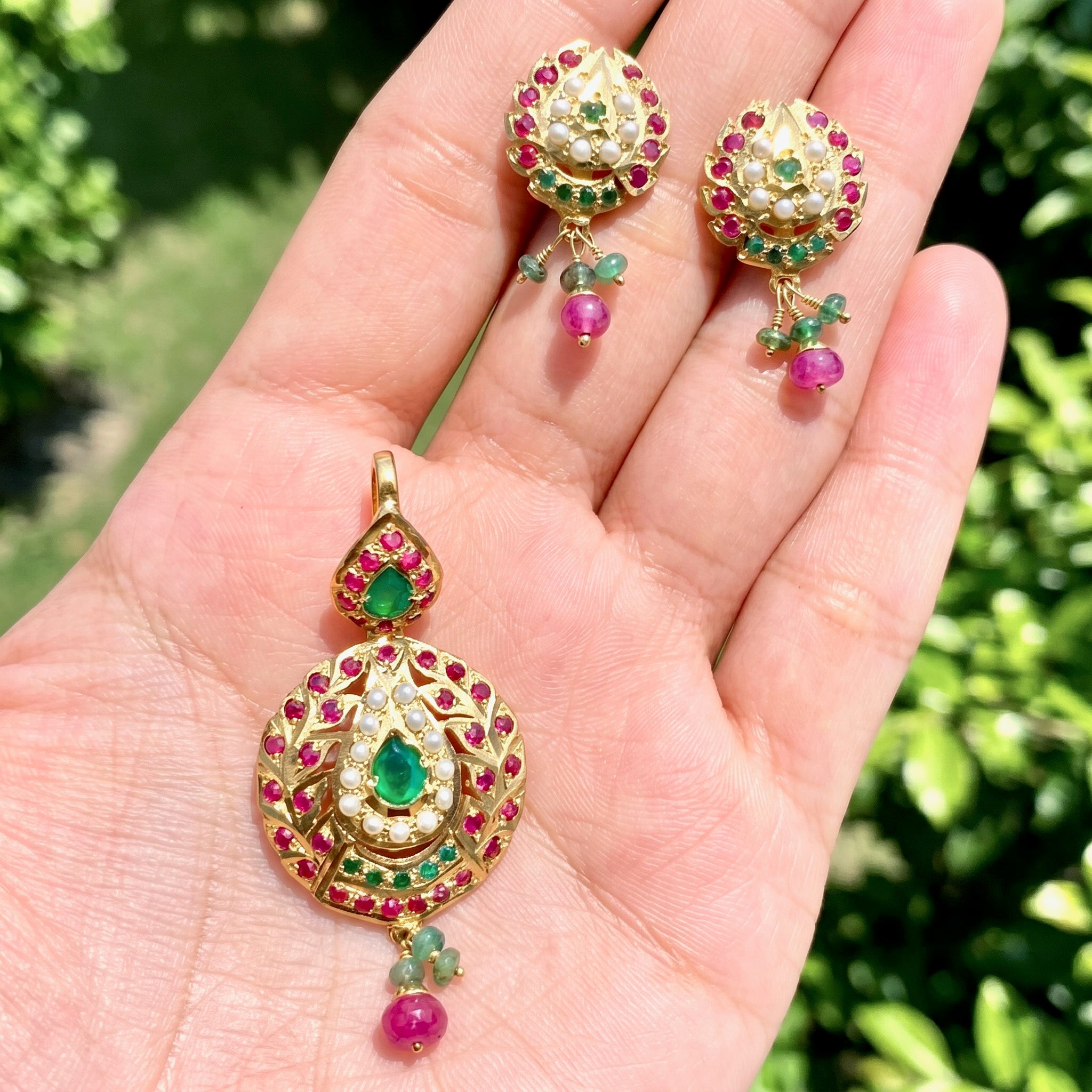 Small Jadau Pendant Set | Gold Plated Silver | Ideal for Gifting PS 087