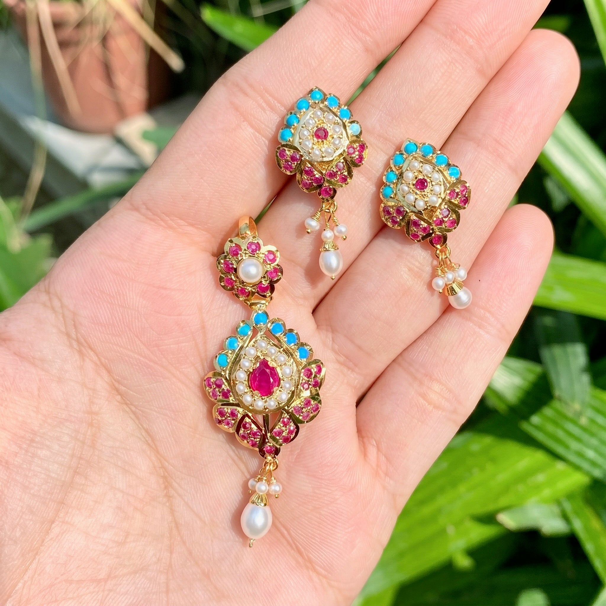 jadau pendant set for women
