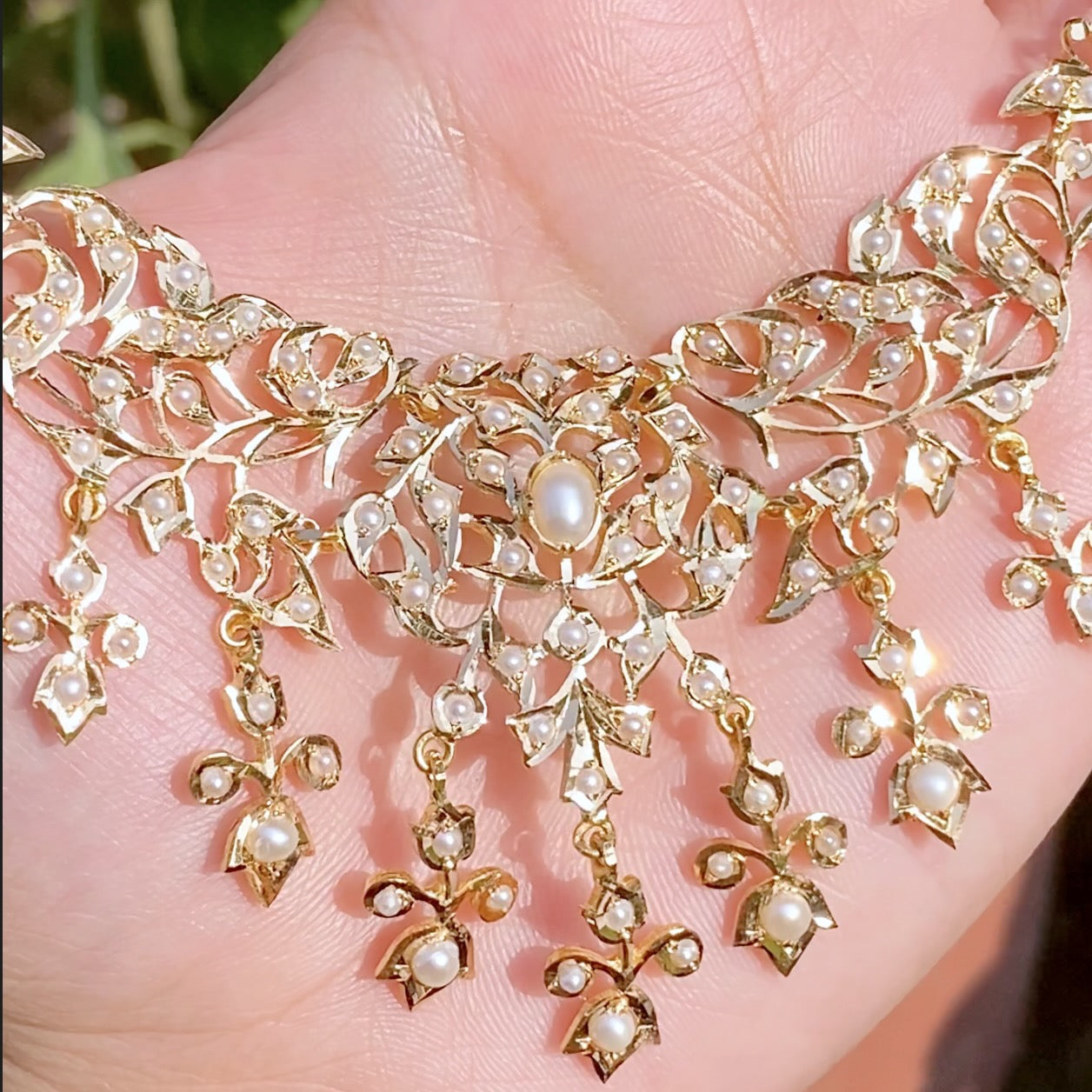 victorian gold design in pearls