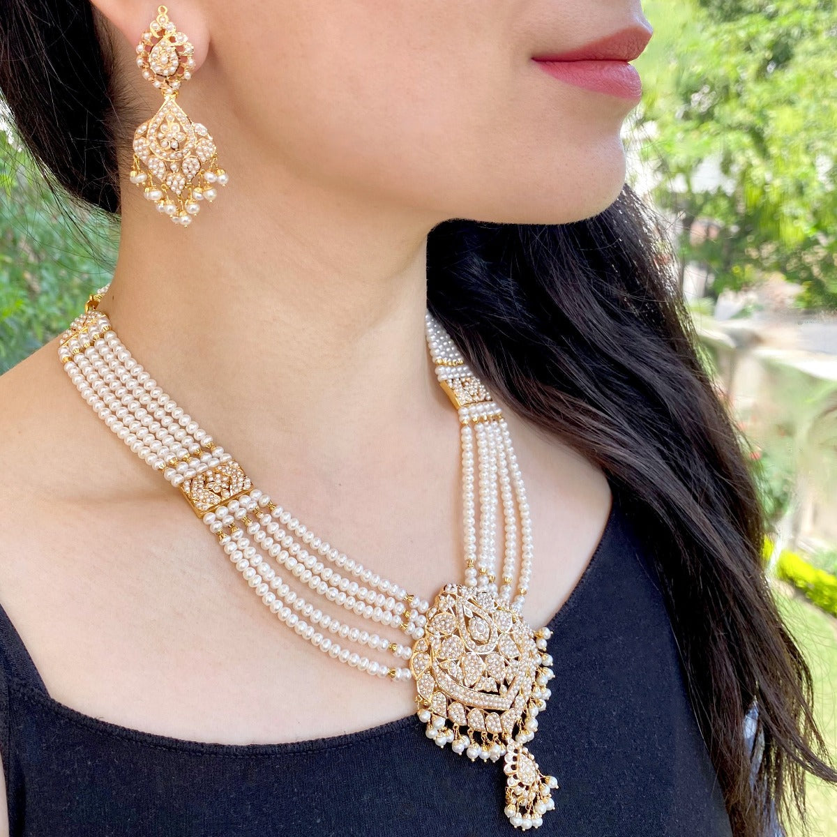 Buy Pearl Rani Haar in Gold Online | Long Pearl Set GNS 080H