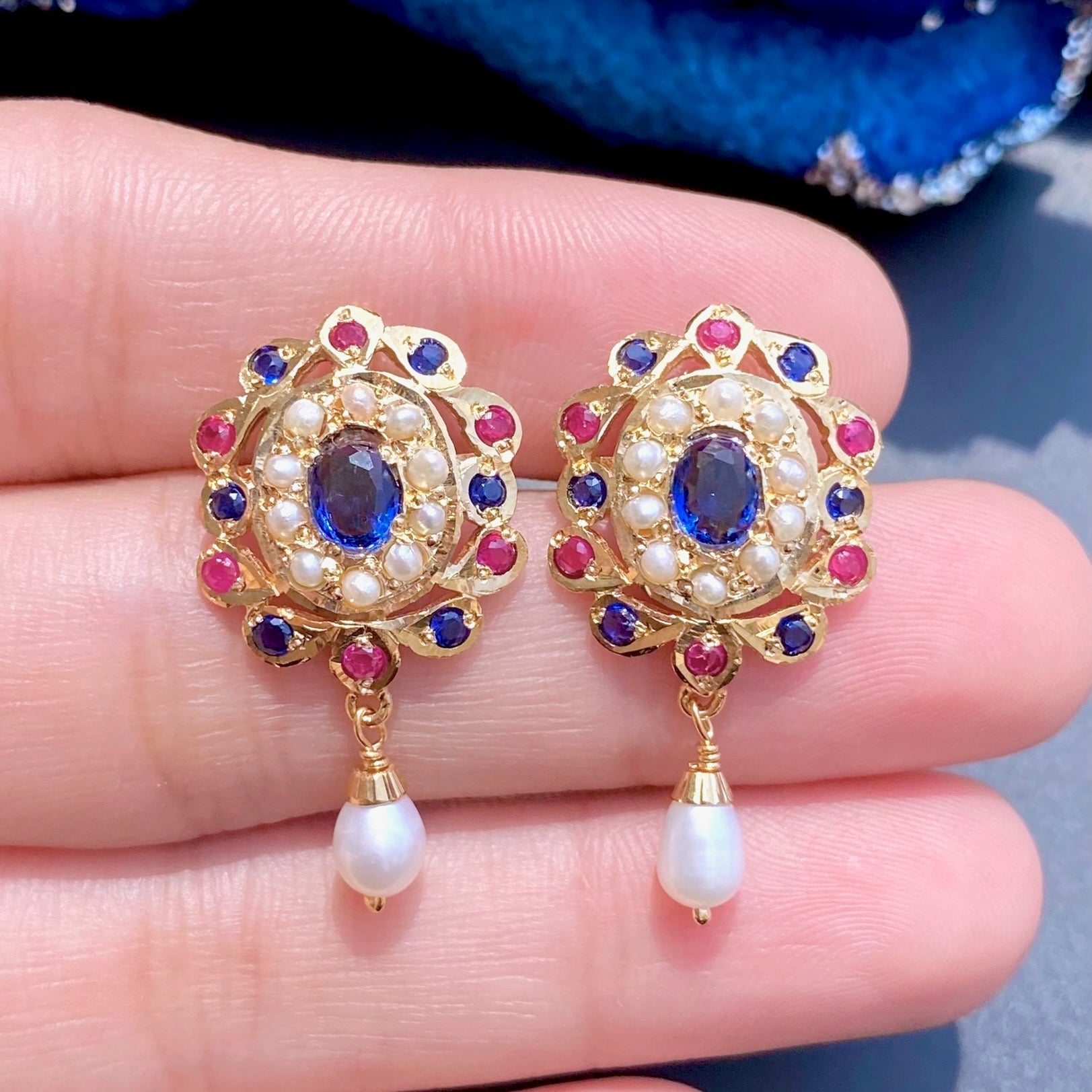 beautiful-stud-earrings.jpg