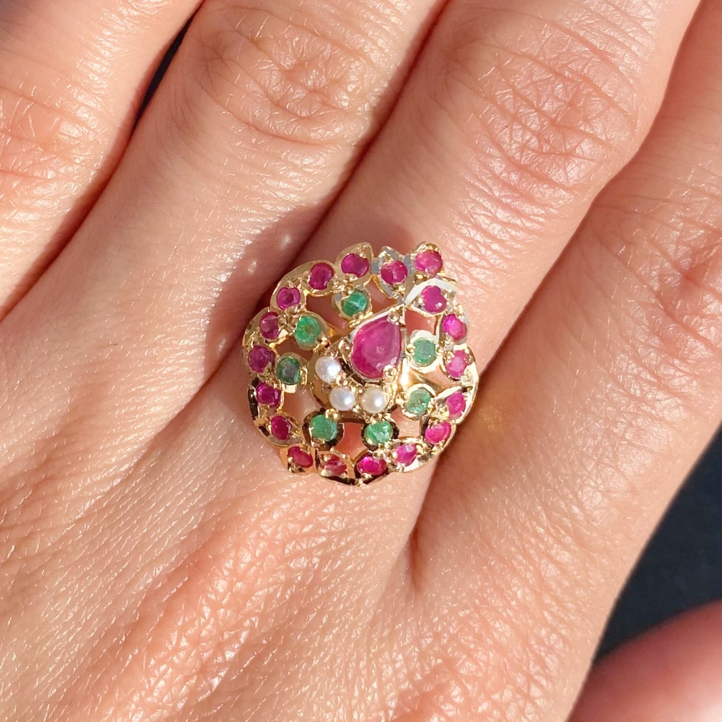 dainty-gold-ring-to-gift-her.jpg
