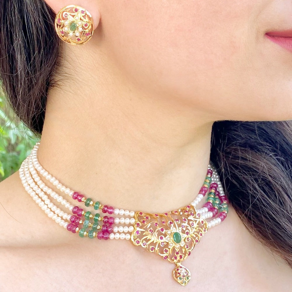 delicate 22k gold choker set