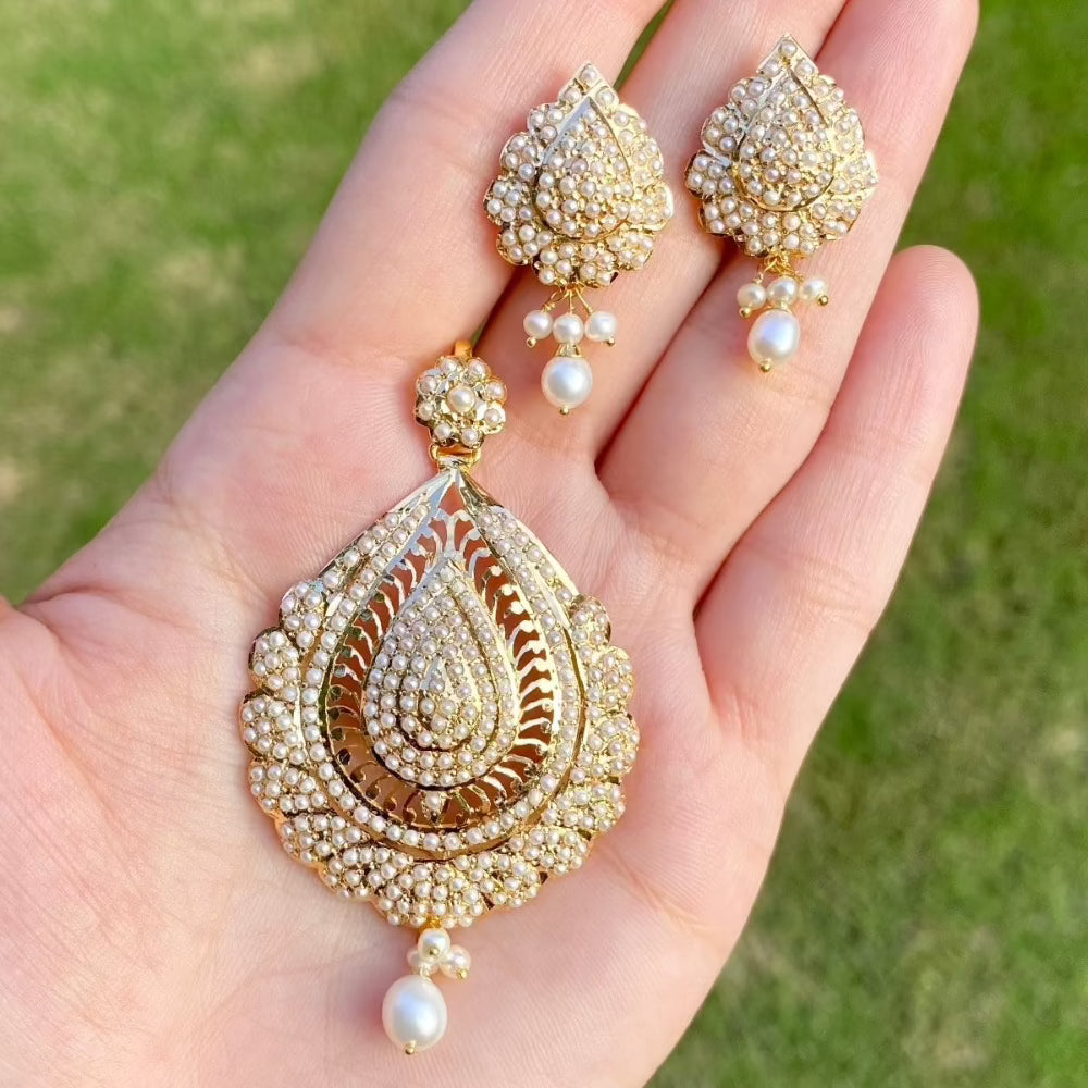 pearl pendant set tanishq