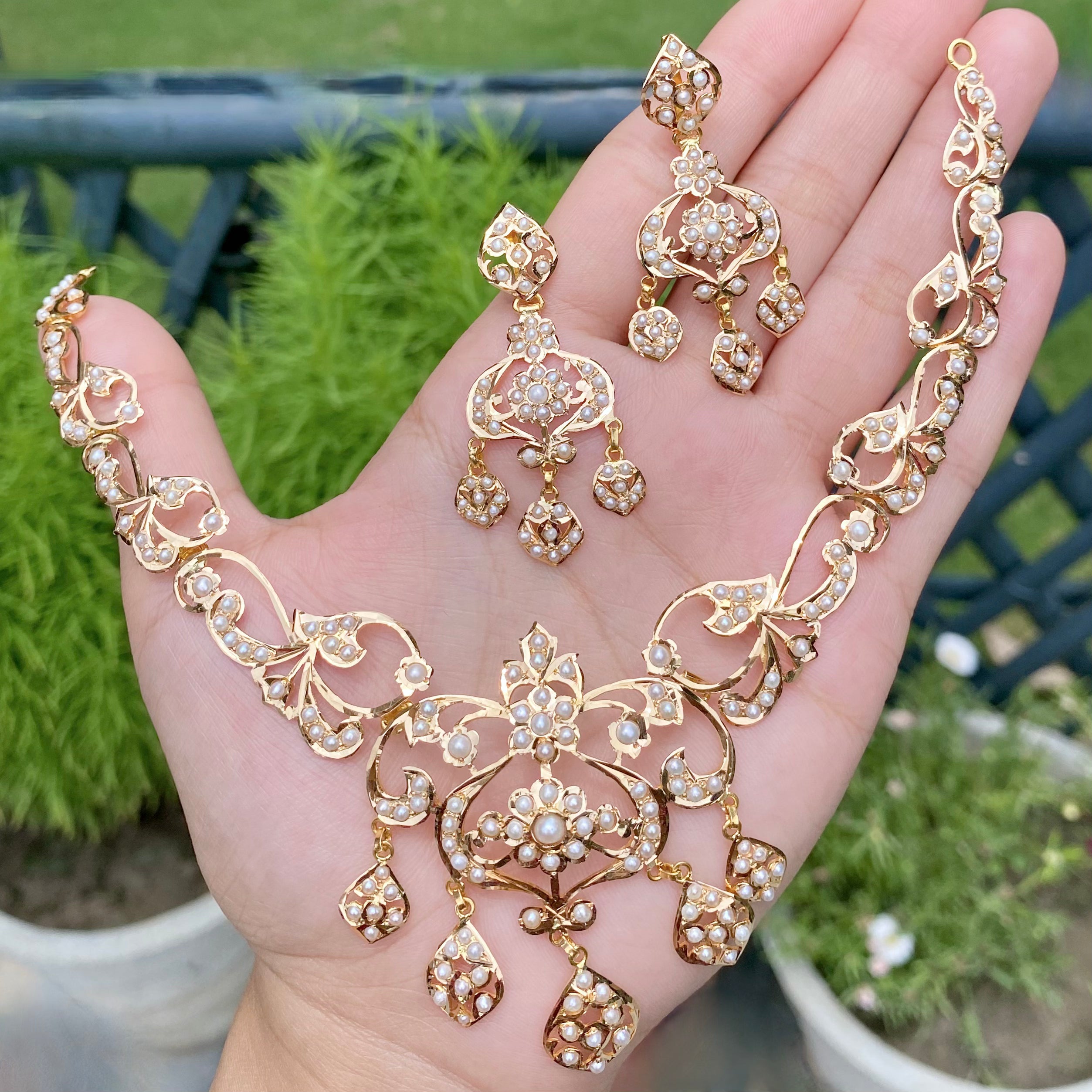 antique gold necklace set with seed pearls