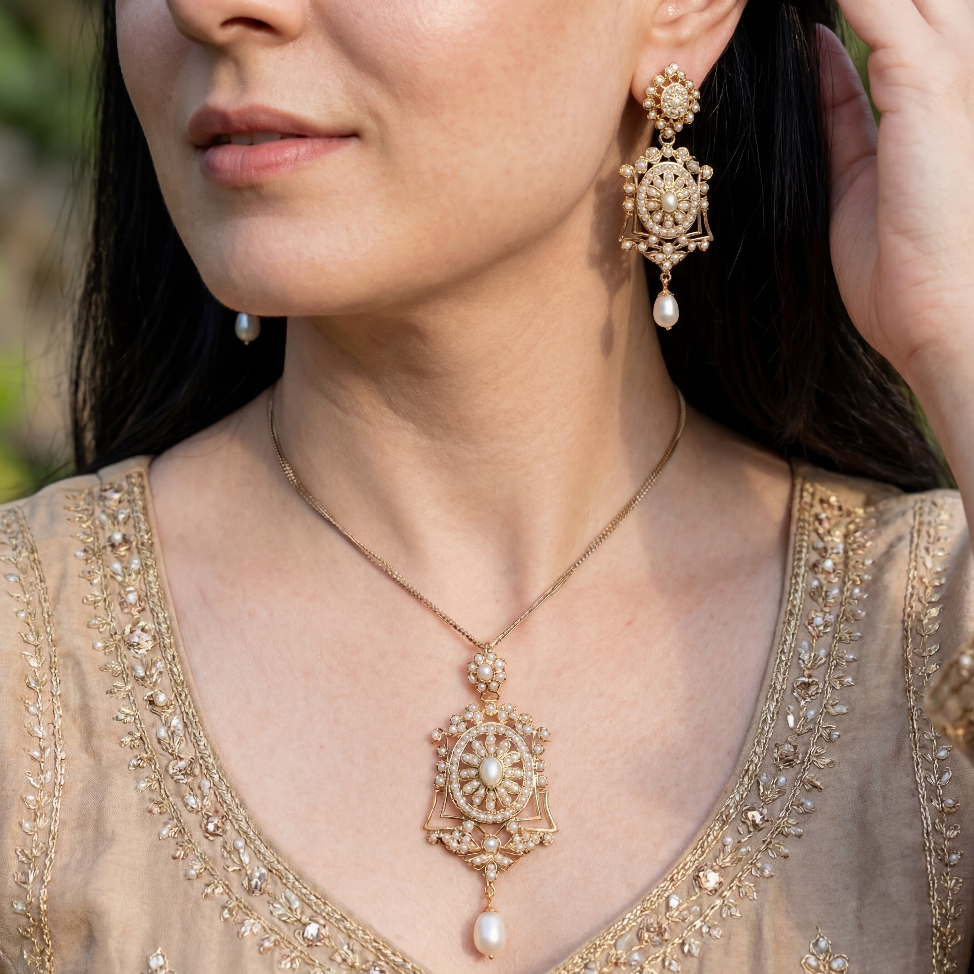 Magnificient Pearl Pendant Set | Exquisite Vintage Styled Design PS 120