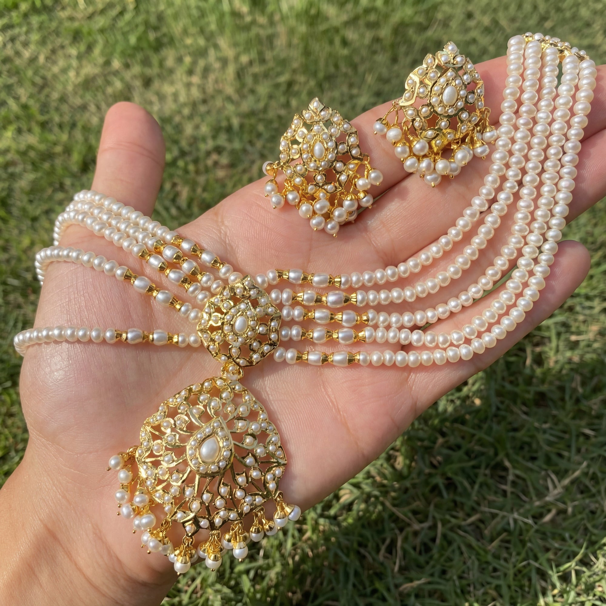 गोल्ड प्लेटेड पर्ल चोकर सेट | स्टर्लिंग सिल्वर | रुद्राधन NS 140