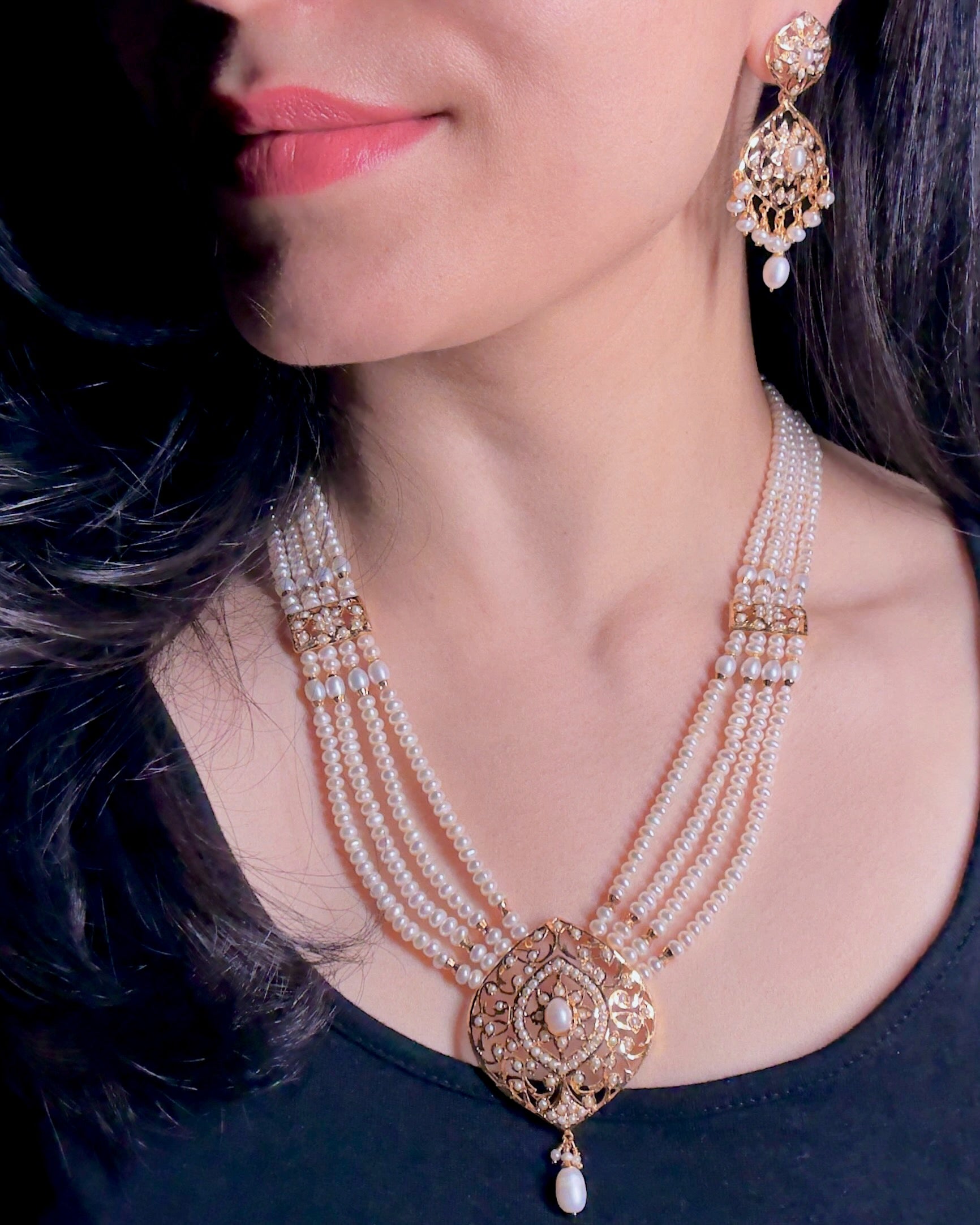 Sober & Delicate Pearl Haar Set | Freshwater Pearls on Sterling Silver | Gold Plated NS 528