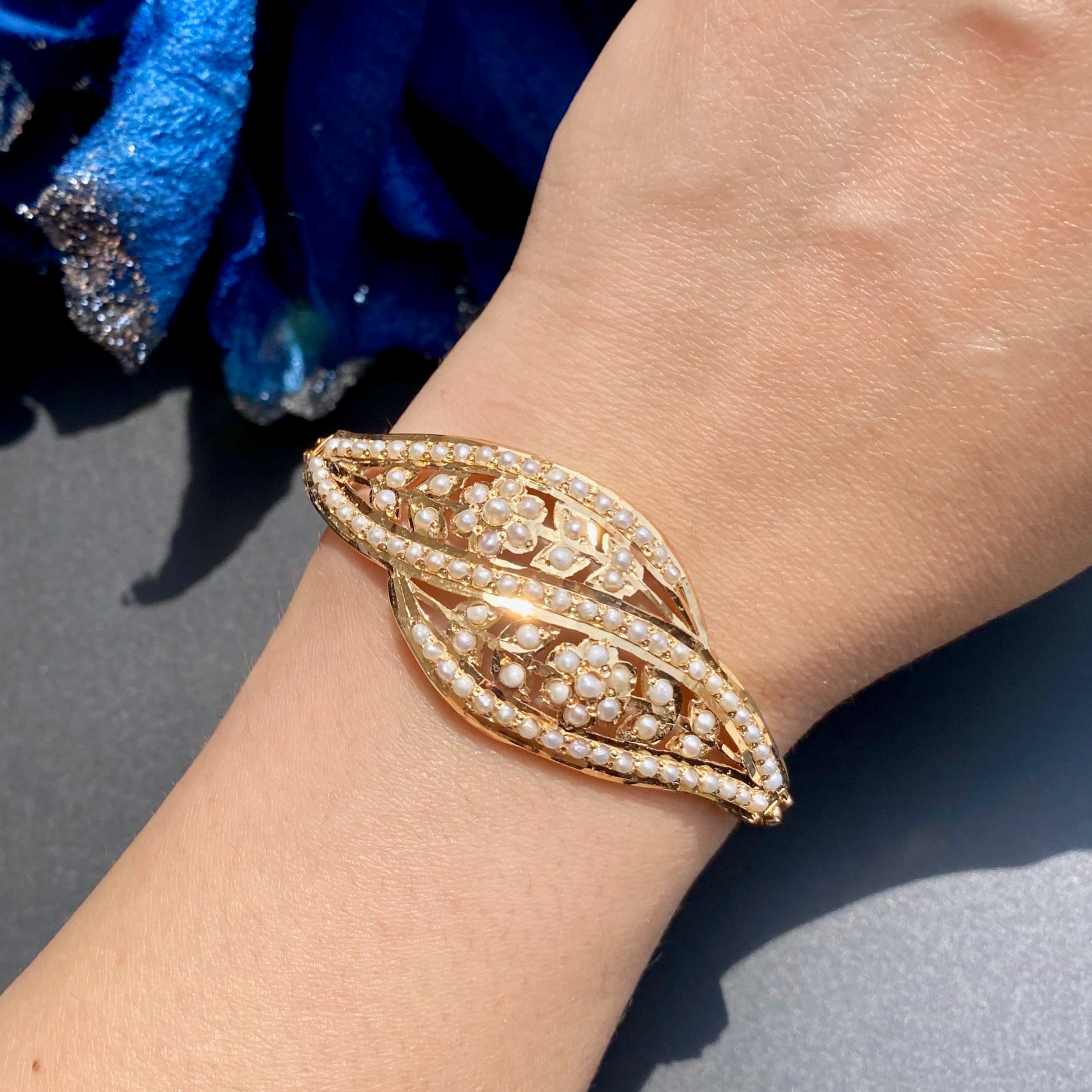 Modern Pearl Bracelet | Gold Plated on Silver | Chain Closure