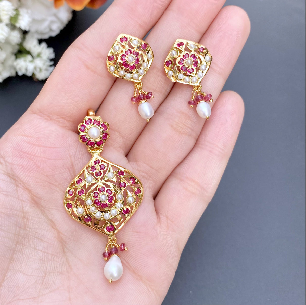 pendant set for gifting