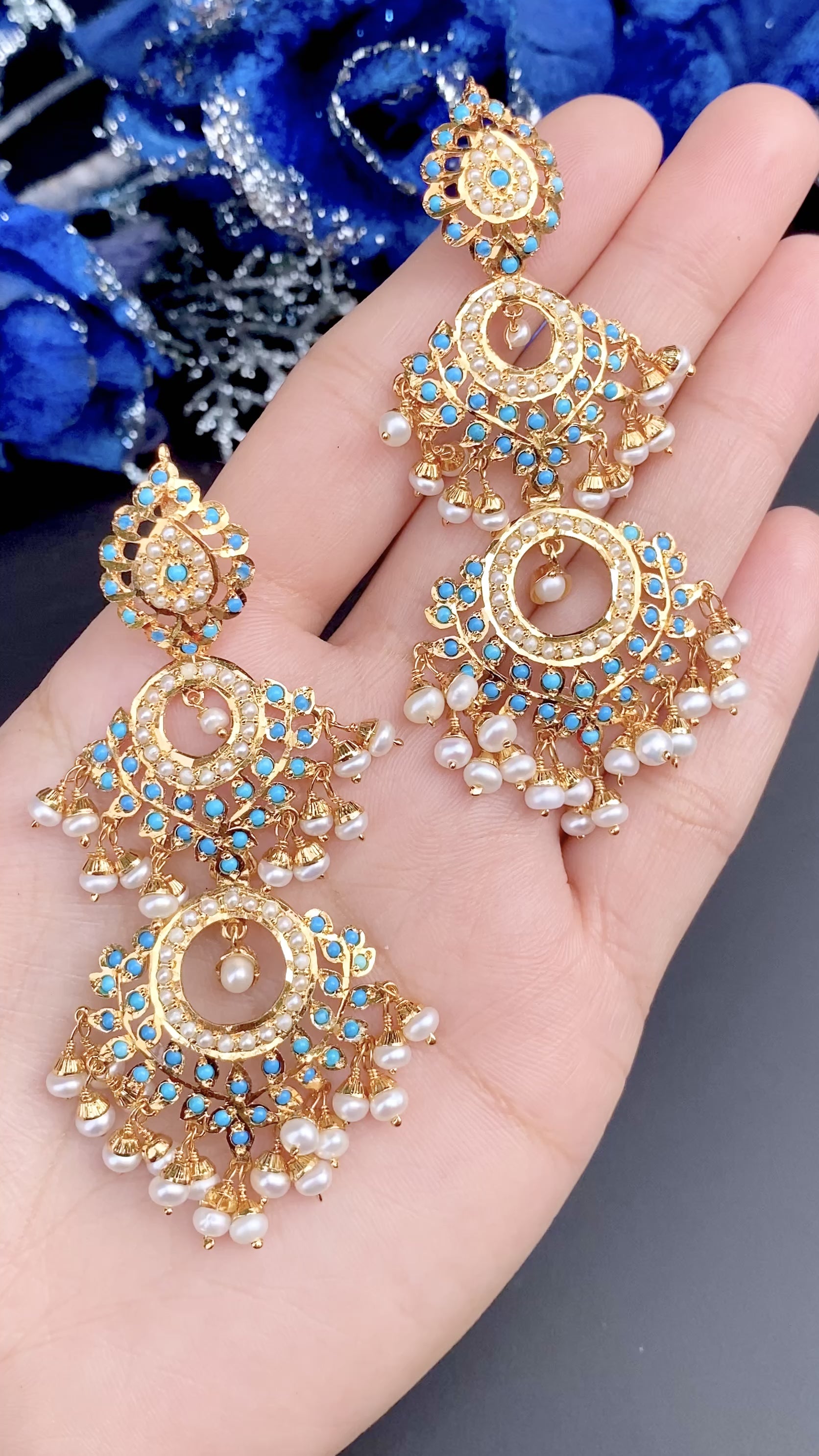 Grey Colour Kundan Earring with Maangtikka | FashionCrab.com | Jewelry  design earrings, Wedding jewelry sets, Kundan earrings