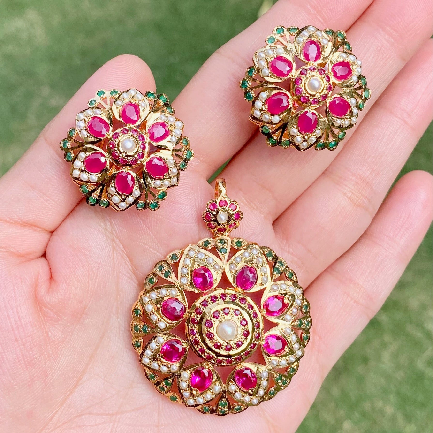 ruby emerald hyderabadi pendant set