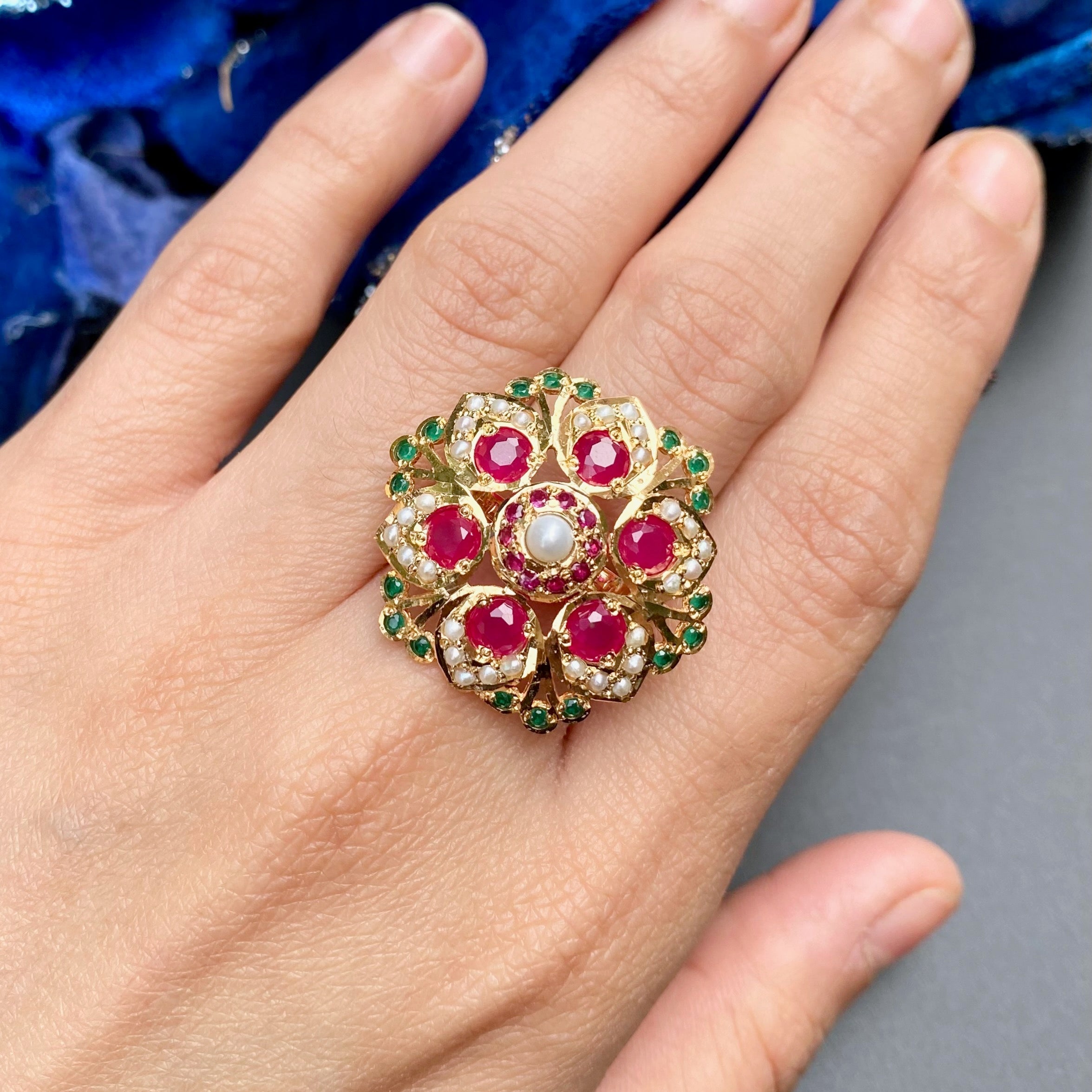 silver-ring-to-gift-her.jpg