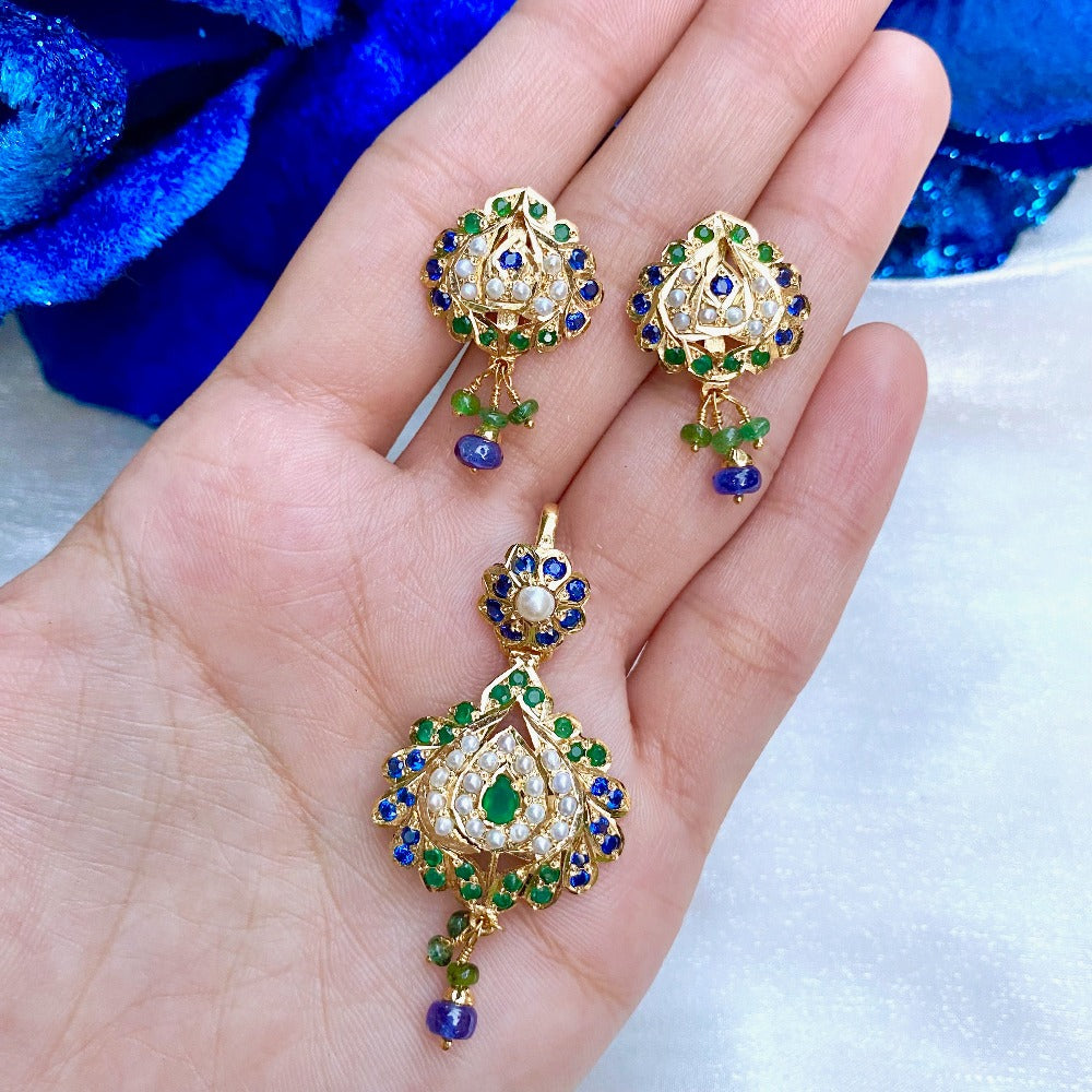 small kashmiri pendant set