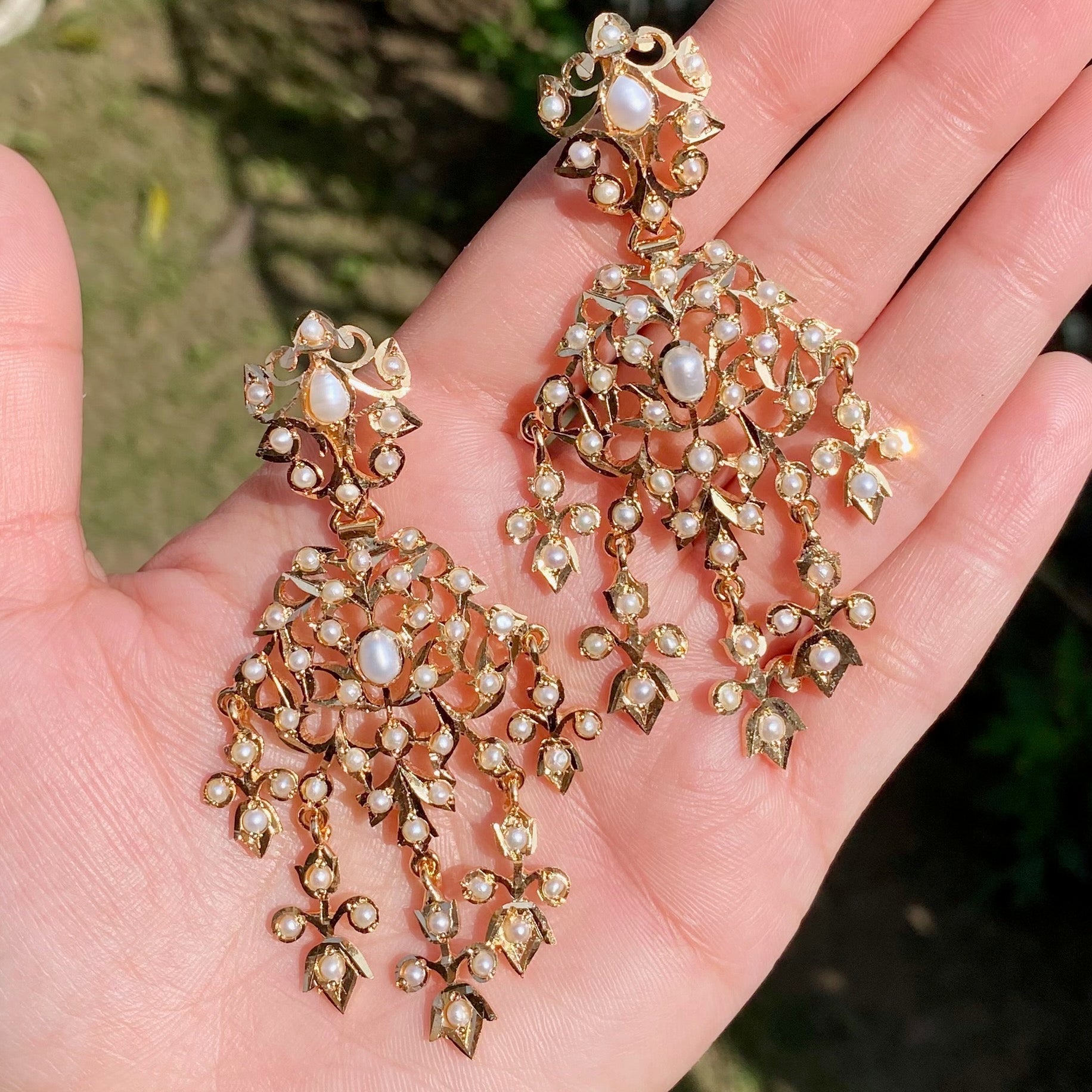 earrings-with-antique-looks.jpg