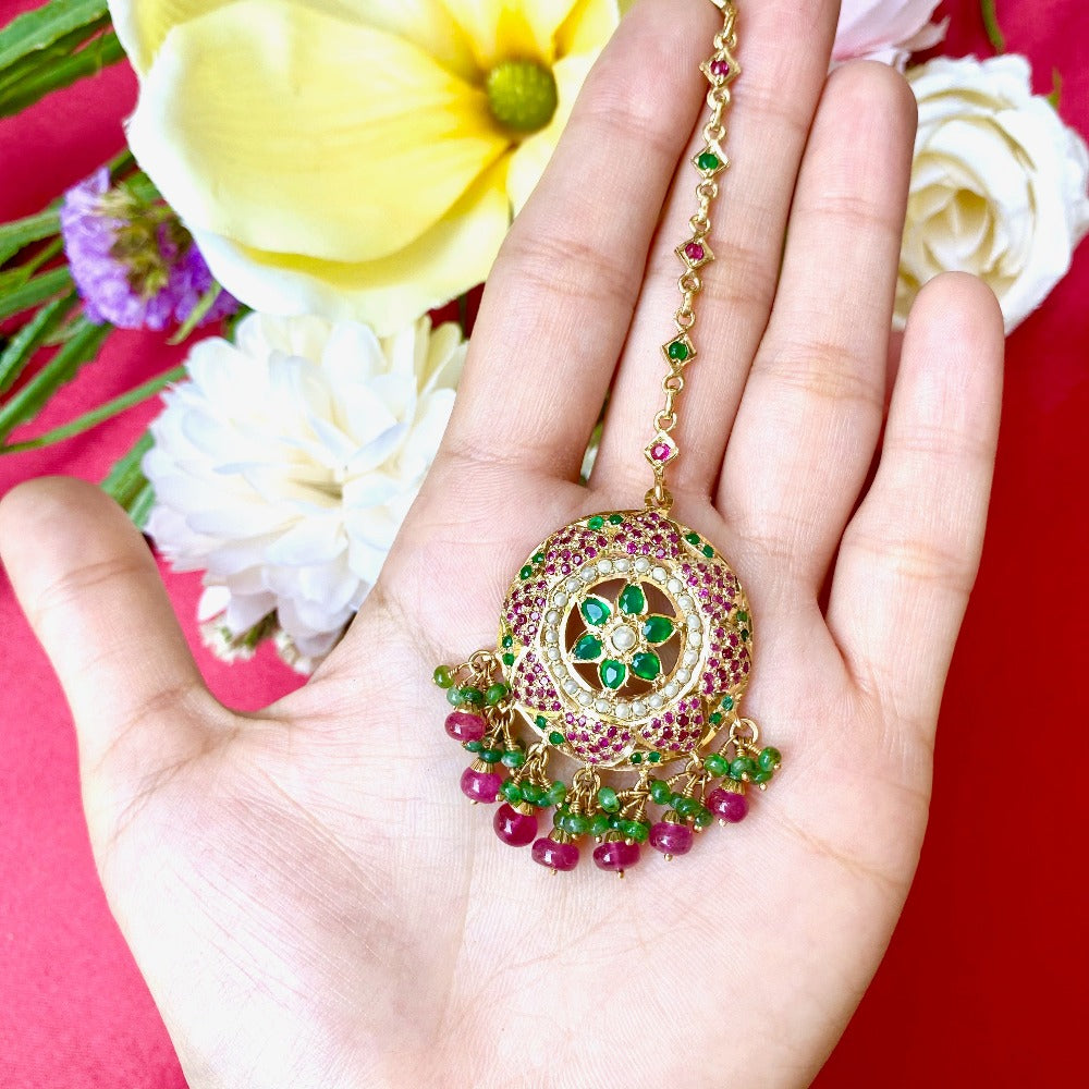 jadau tikka in multicolours